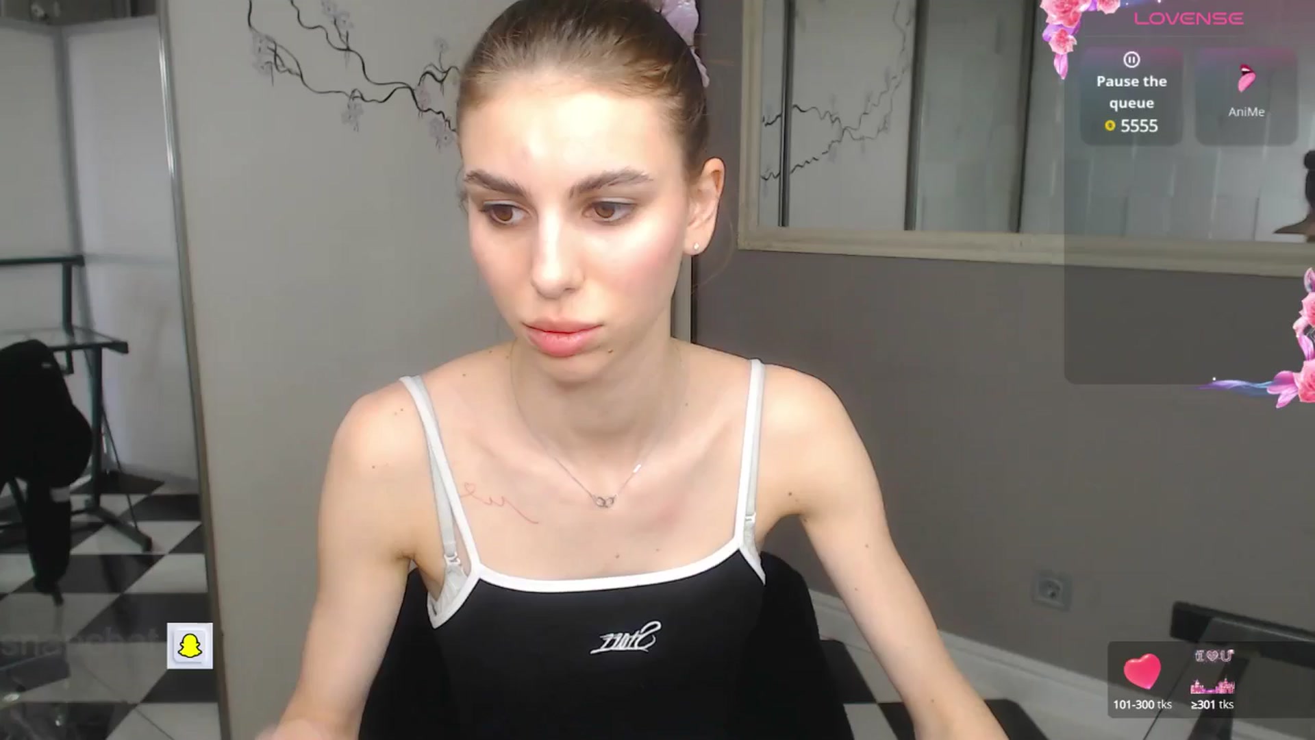 Gallery image thumbnail from Graceful_Doll's myfreecams stream on, 05/13/2025, 12:44 image 6 of 20