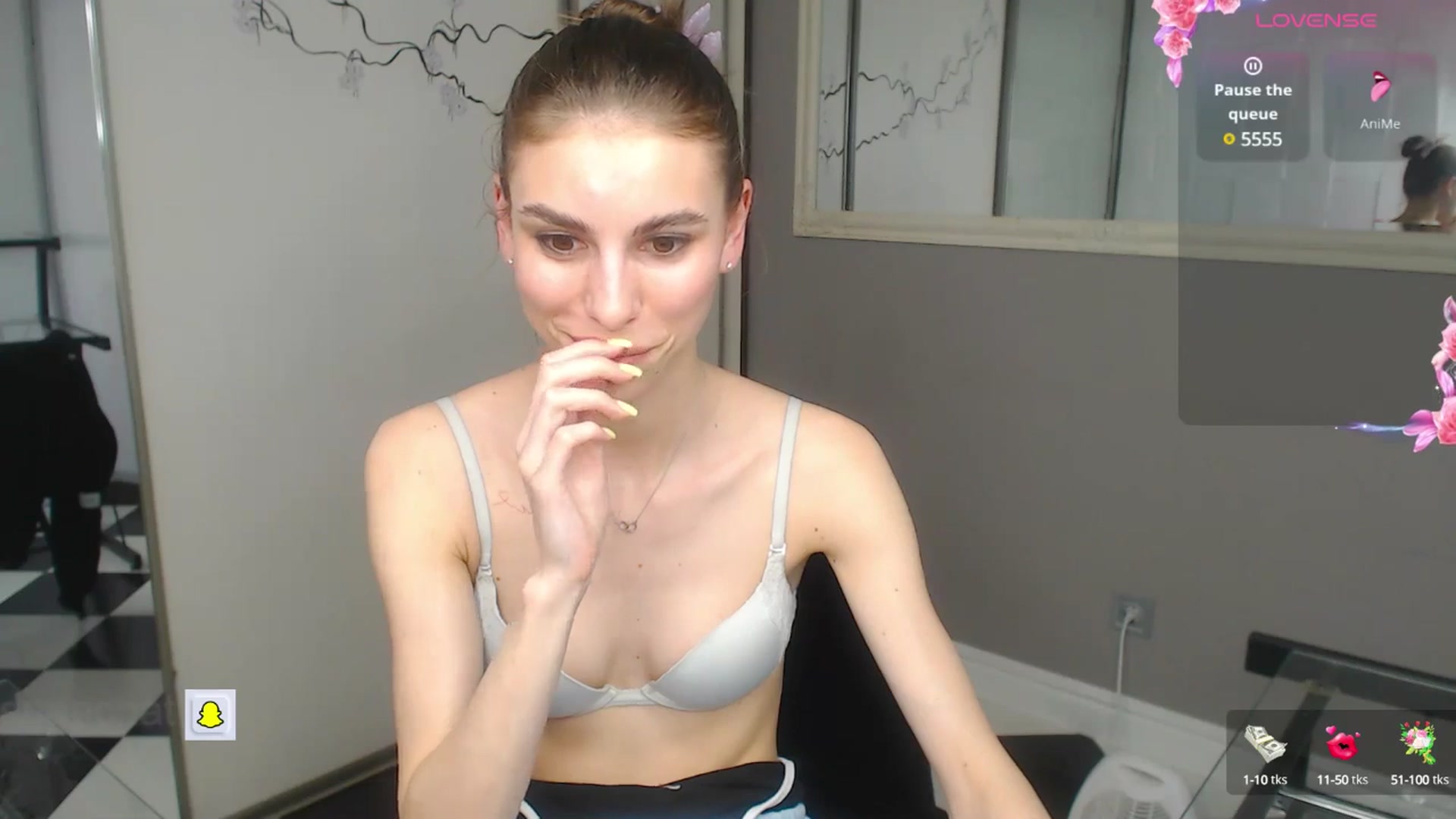 Gallery image thumbnail from Graceful_Doll's myfreecams stream on, 05/13/2025, 14:29 image 12 of 20