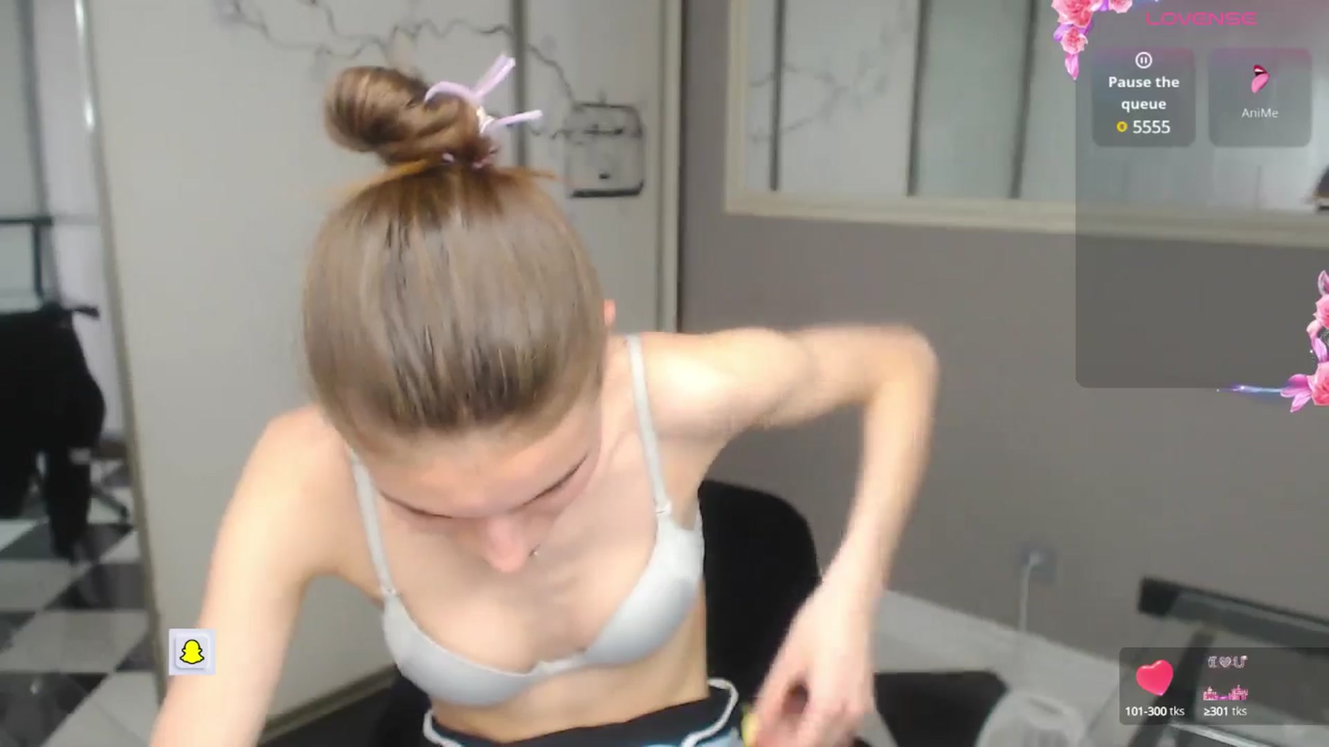 Gallery image thumbnail from Graceful_Doll's myfreecams stream on, 05/13/2025, 14:29 image 10 of 20