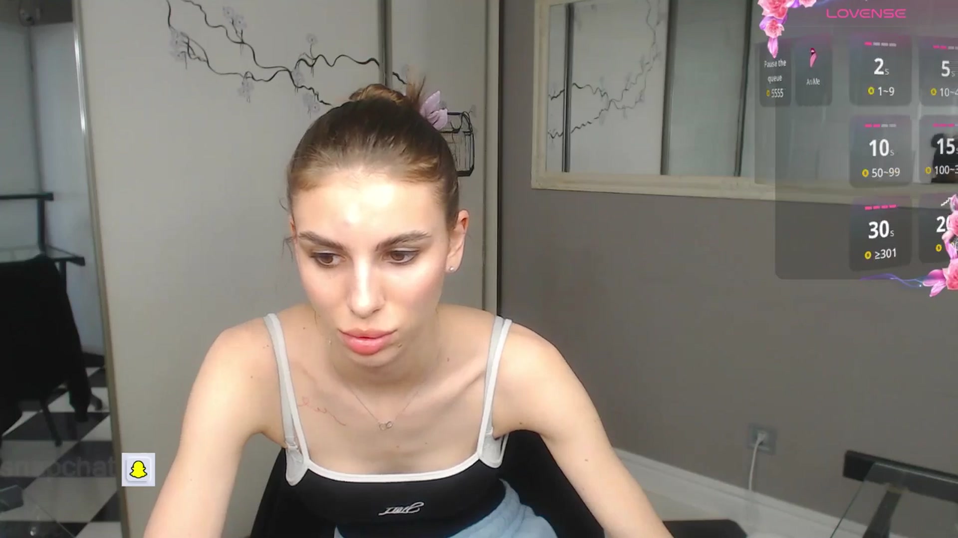 Gallery image thumbnail from Graceful_Doll's myfreecams stream on, 05/13/2025, 16:16 image 16 of 20