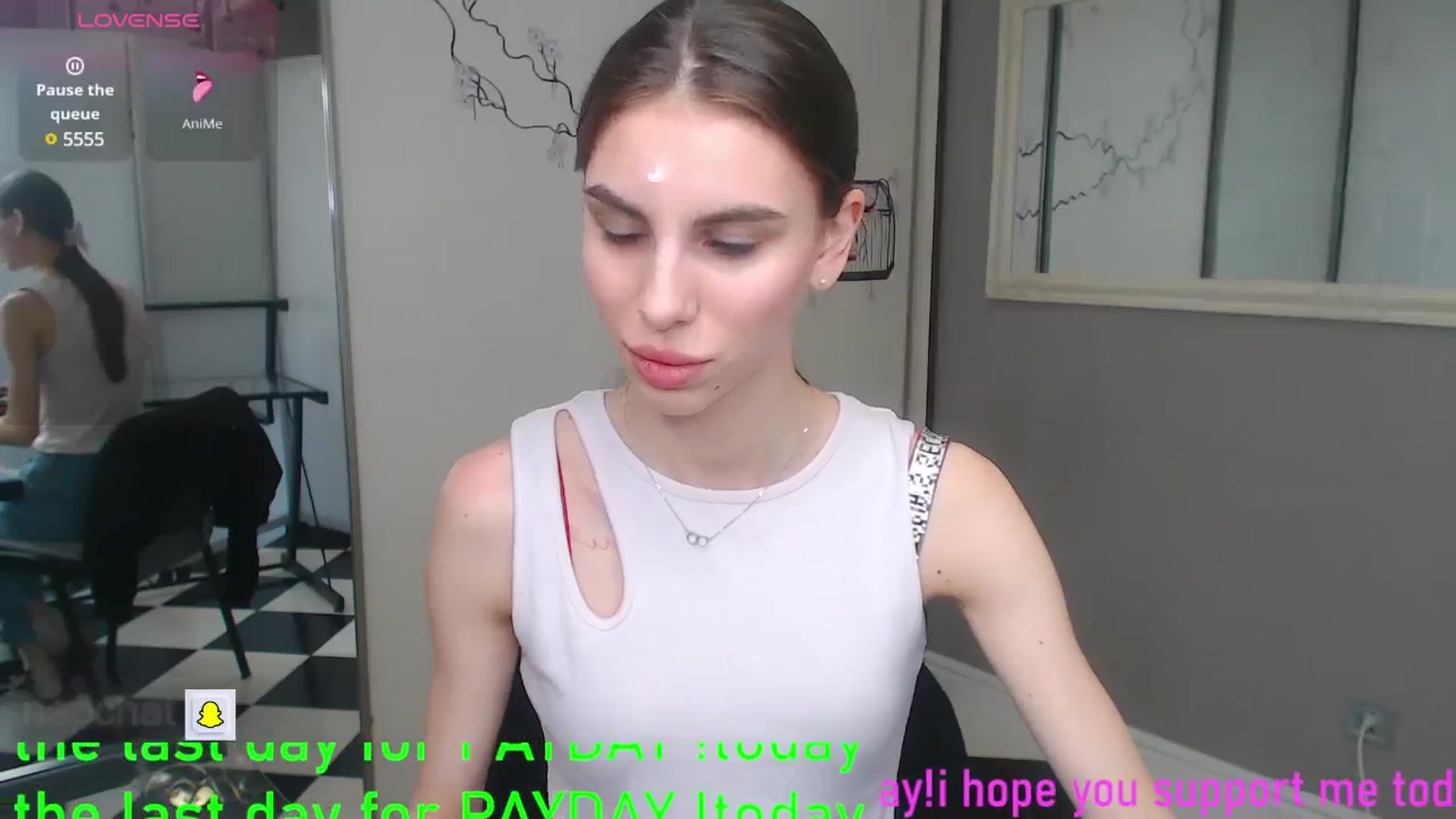 Gallery image thumbnail from Graceful_Doll's myfreecams stream on, 05/15/2025, 11:57 image 17 of 20