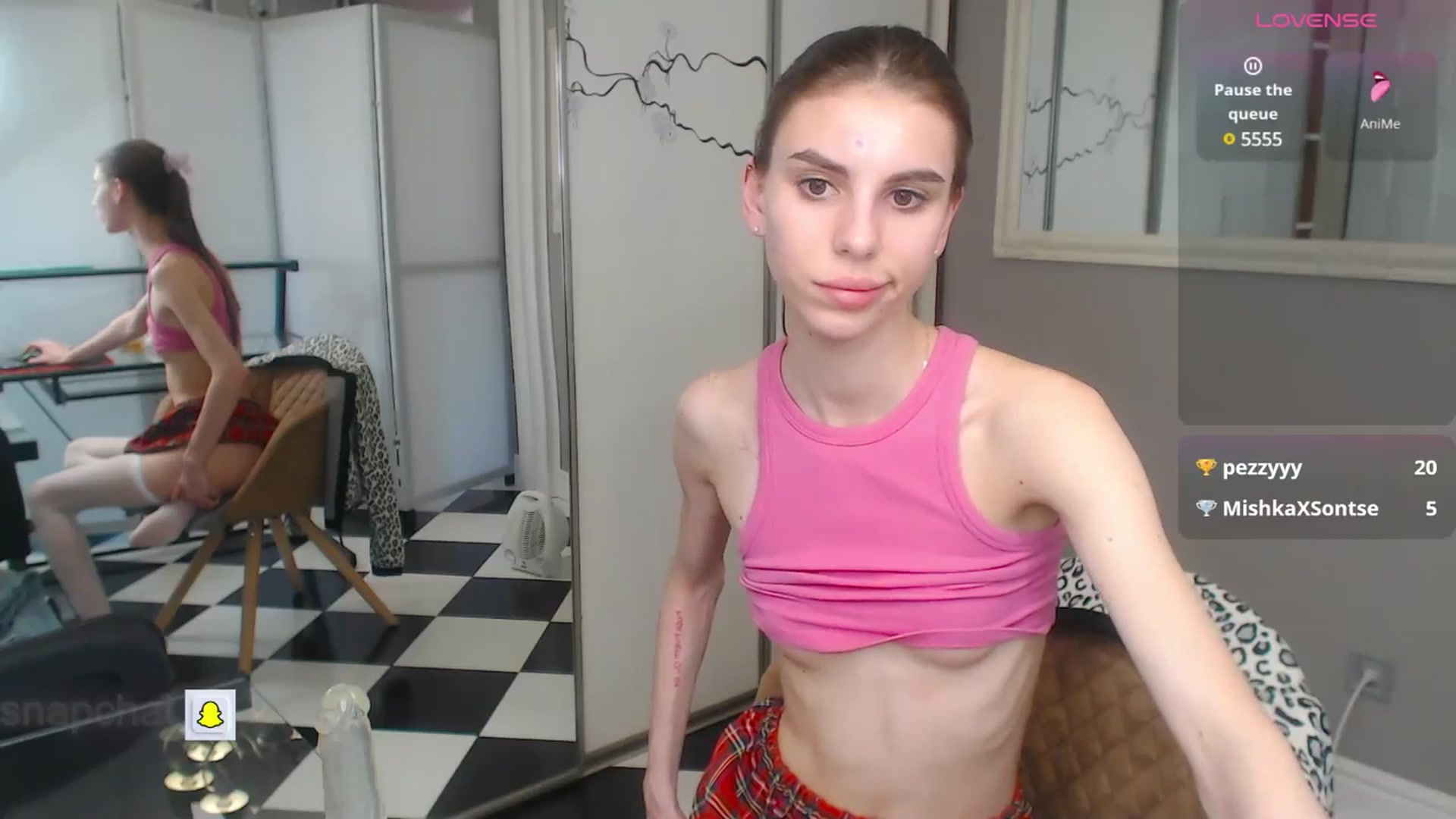 Gallery image thumbnail from Graceful_Doll's myfreecams stream on, 05/16/2025, 12:49 image 18 of 20