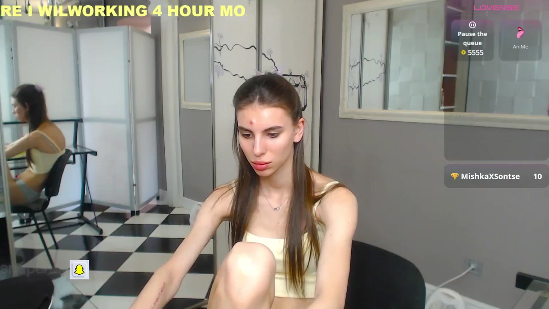Gallery image thumbnail from Graceful_Doll's myfreecams stream on, 05/20/2025, 12:46 image 9 of 20