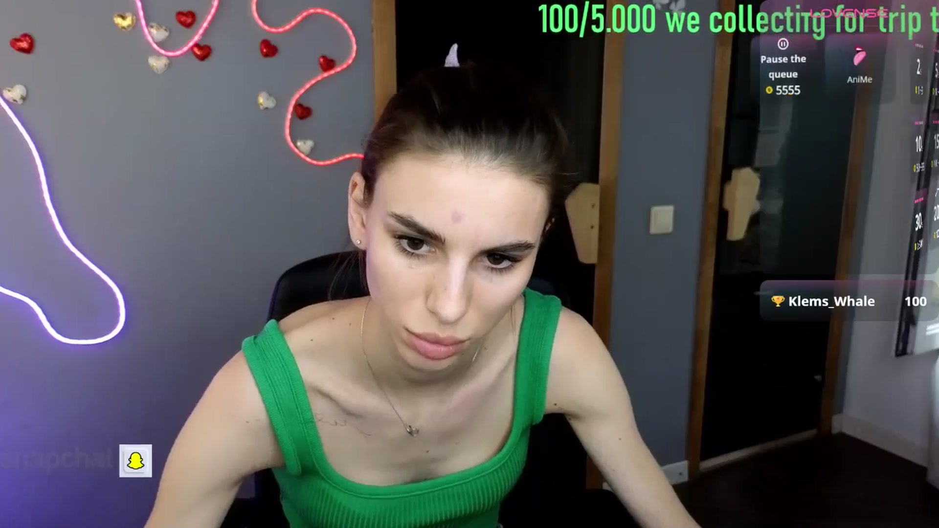 Gallery image thumbnail from Graceful_Doll's myfreecams stream on, 05/27/2025, 14:02 image 9 of 20