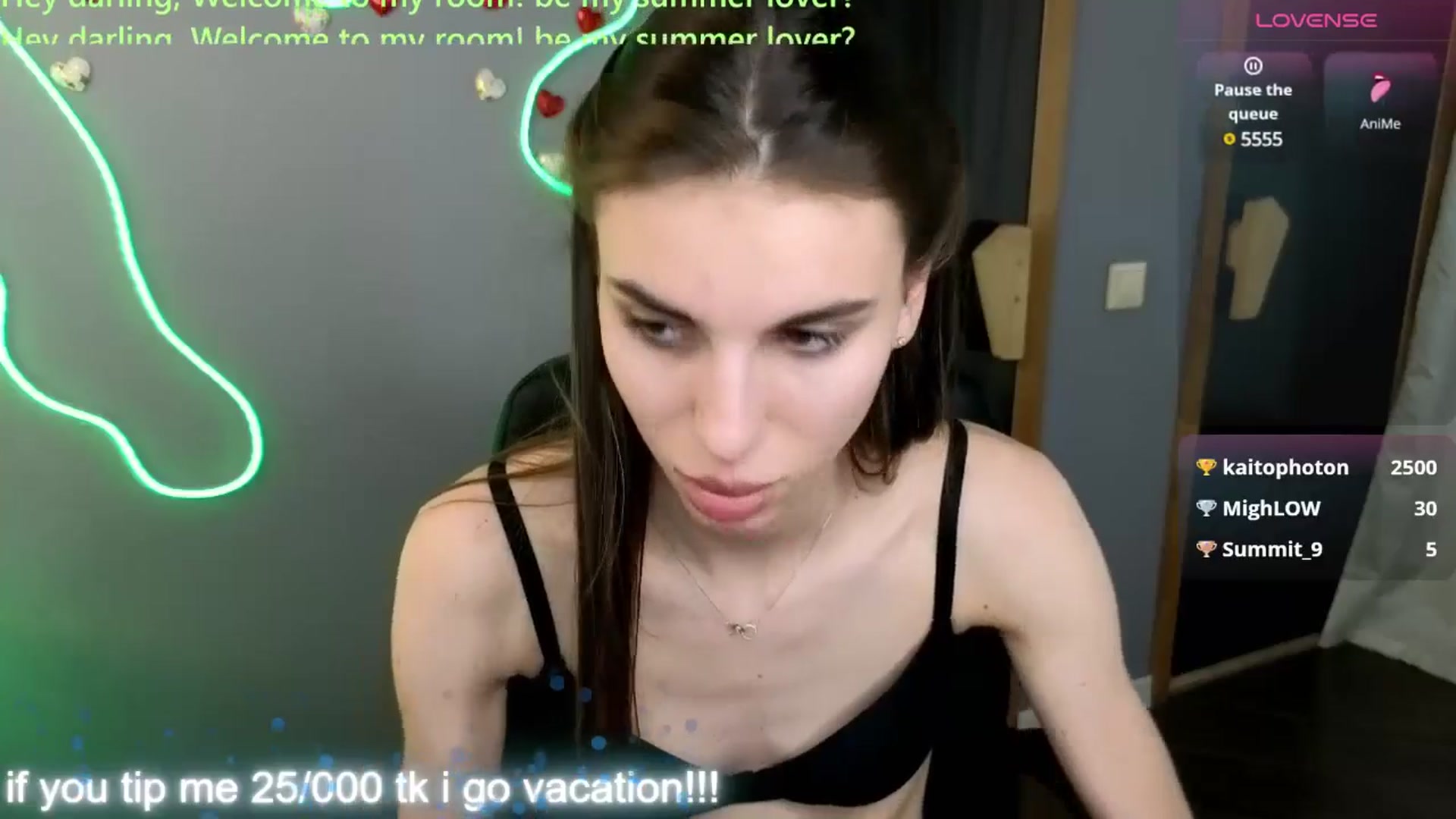 Gallery image thumbnail from Graceful_Doll's myfreecams stream on, 06/04/2025, 15:01 image 14 of 20
