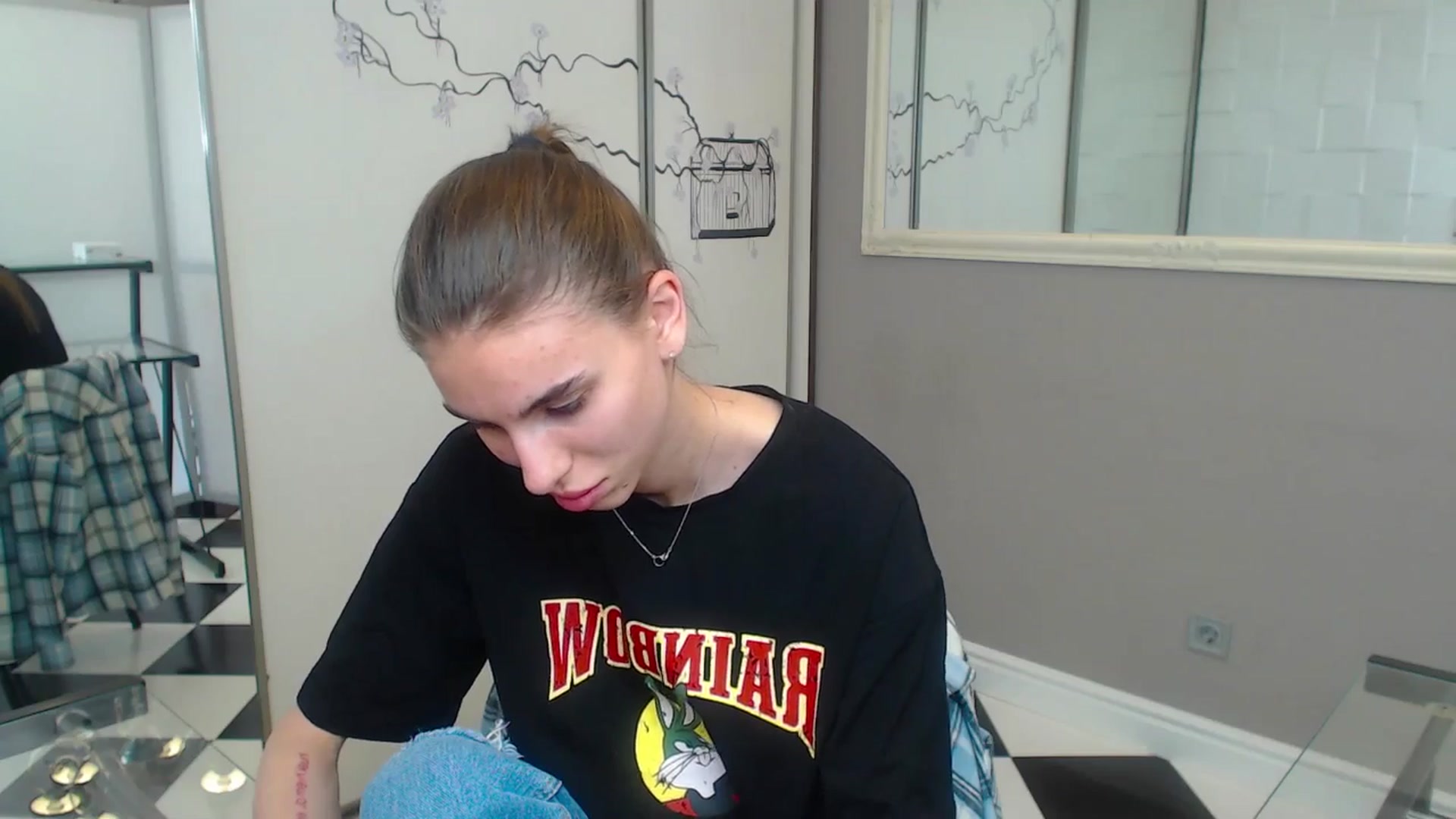 Gallery image thumbnail from Graceful_Doll's myfreecams stream on, 06/21/2025, 08:45 image 10 of 20