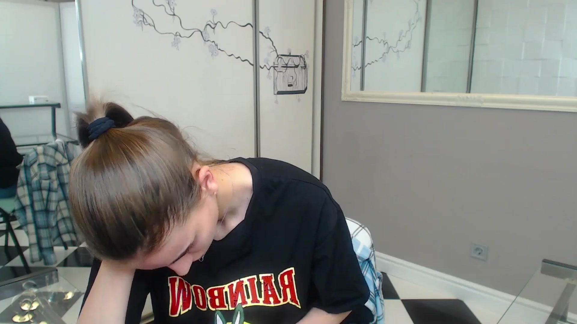 Gallery image thumbnail from Graceful_Doll's myfreecams stream on, 06/21/2025, 08:45 image 20 of 20
