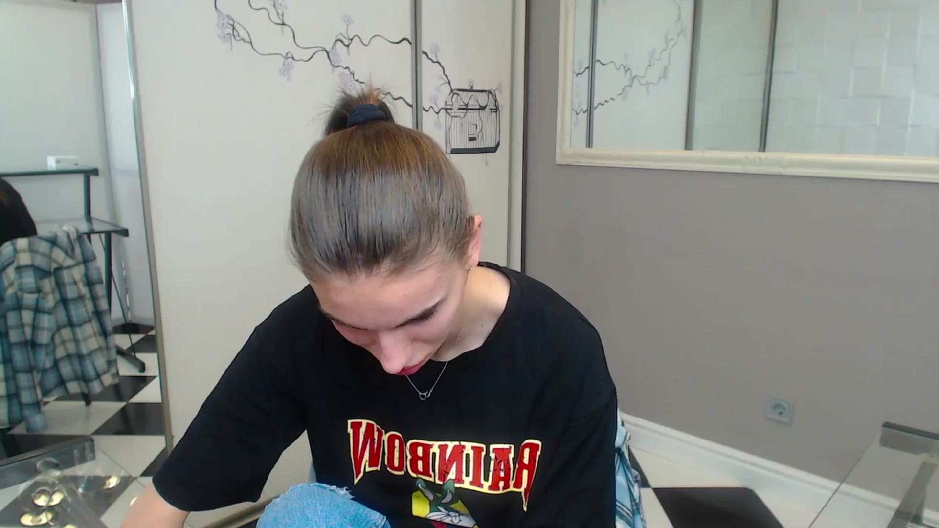Gallery image thumbnail from Graceful_Doll's myfreecams stream on, 06/21/2025, 08:45 image 17 of 20