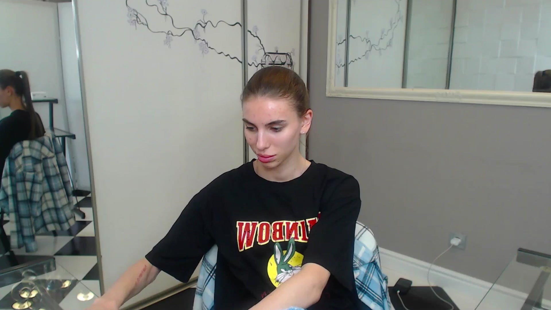 Gallery image thumbnail from Graceful_Doll's myfreecams stream on, 06/21/2025, 09:54 image 3 of 20