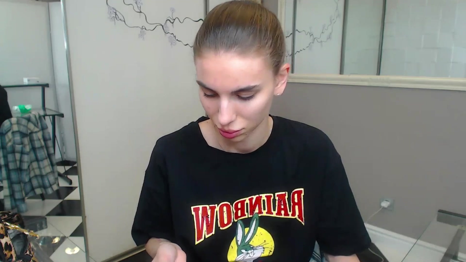 Gallery image thumbnail from Graceful_Doll's myfreecams stream on, 06/21/2025, 09:54 image 17 of 20