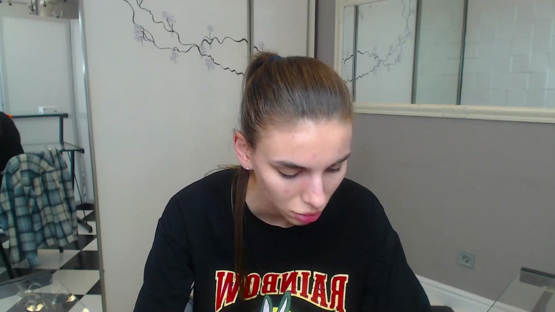 Gallery image thumbnail from Graceful_Doll's myfreecams stream on, 06/21/2025, 11:06 image 4 of 20