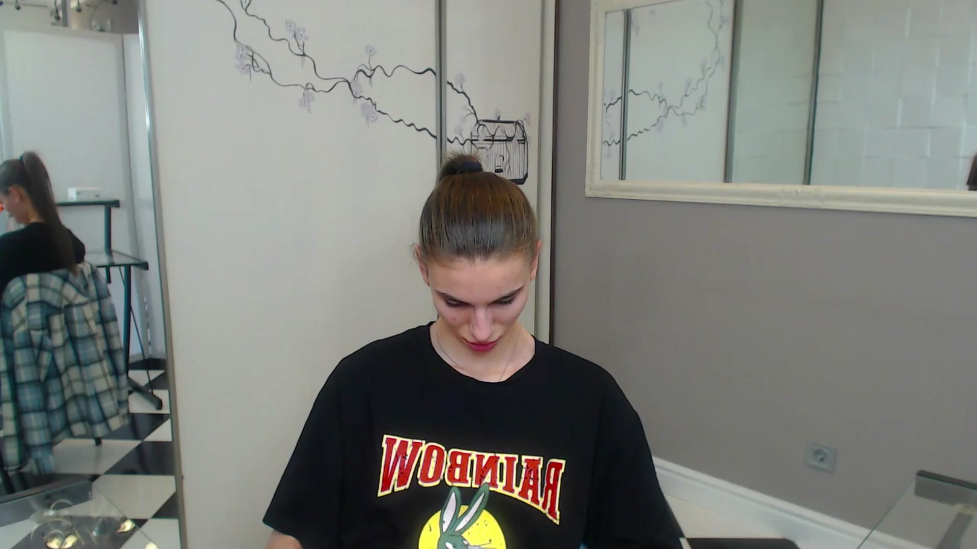 Gallery image thumbnail from Graceful_Doll's myfreecams stream on, 06/21/2025, 11:06 image 13 of 20