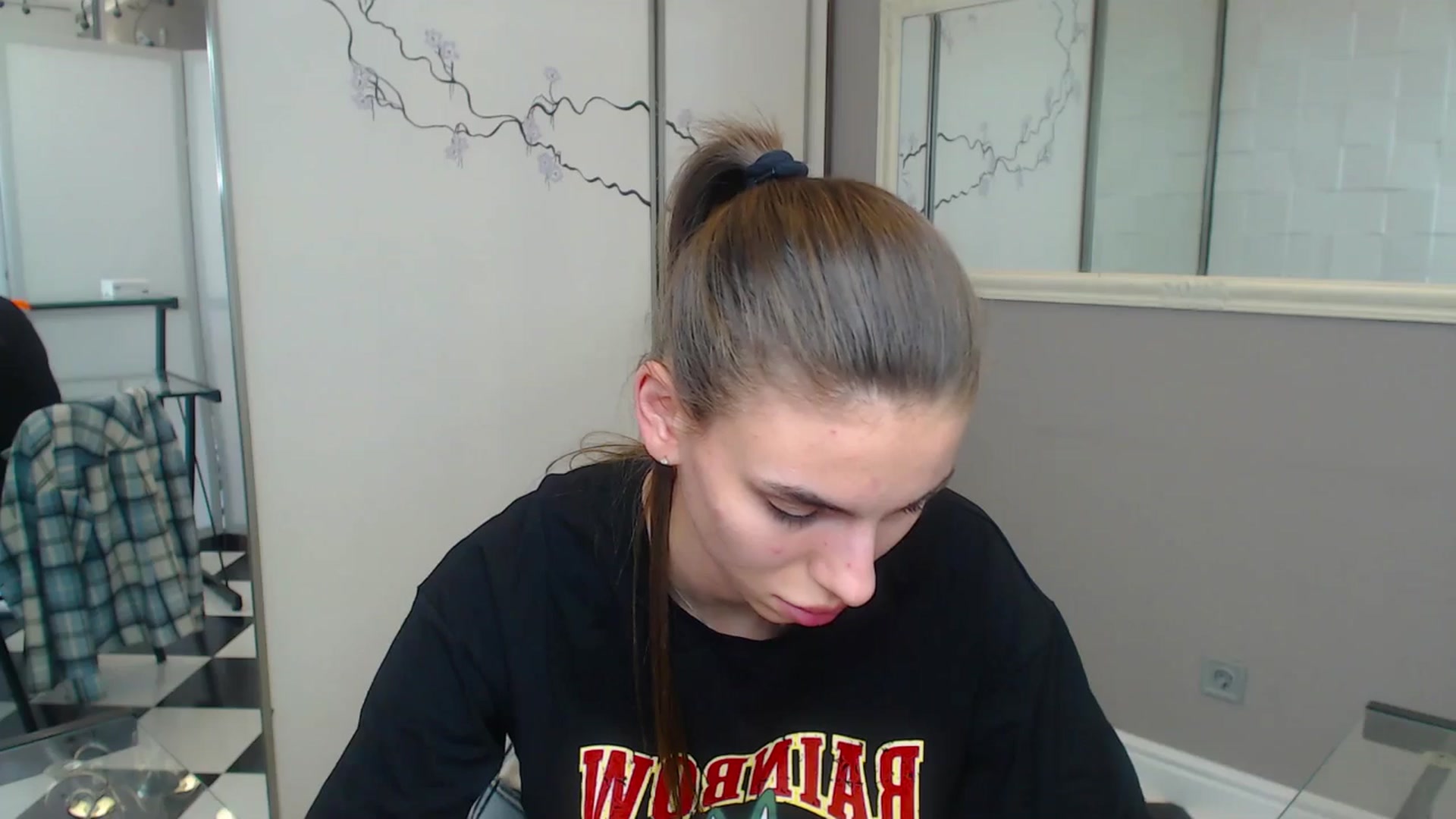 Gallery image thumbnail from Graceful_Doll's myfreecams stream on, 06/21/2025, 11:06 image 5 of 20