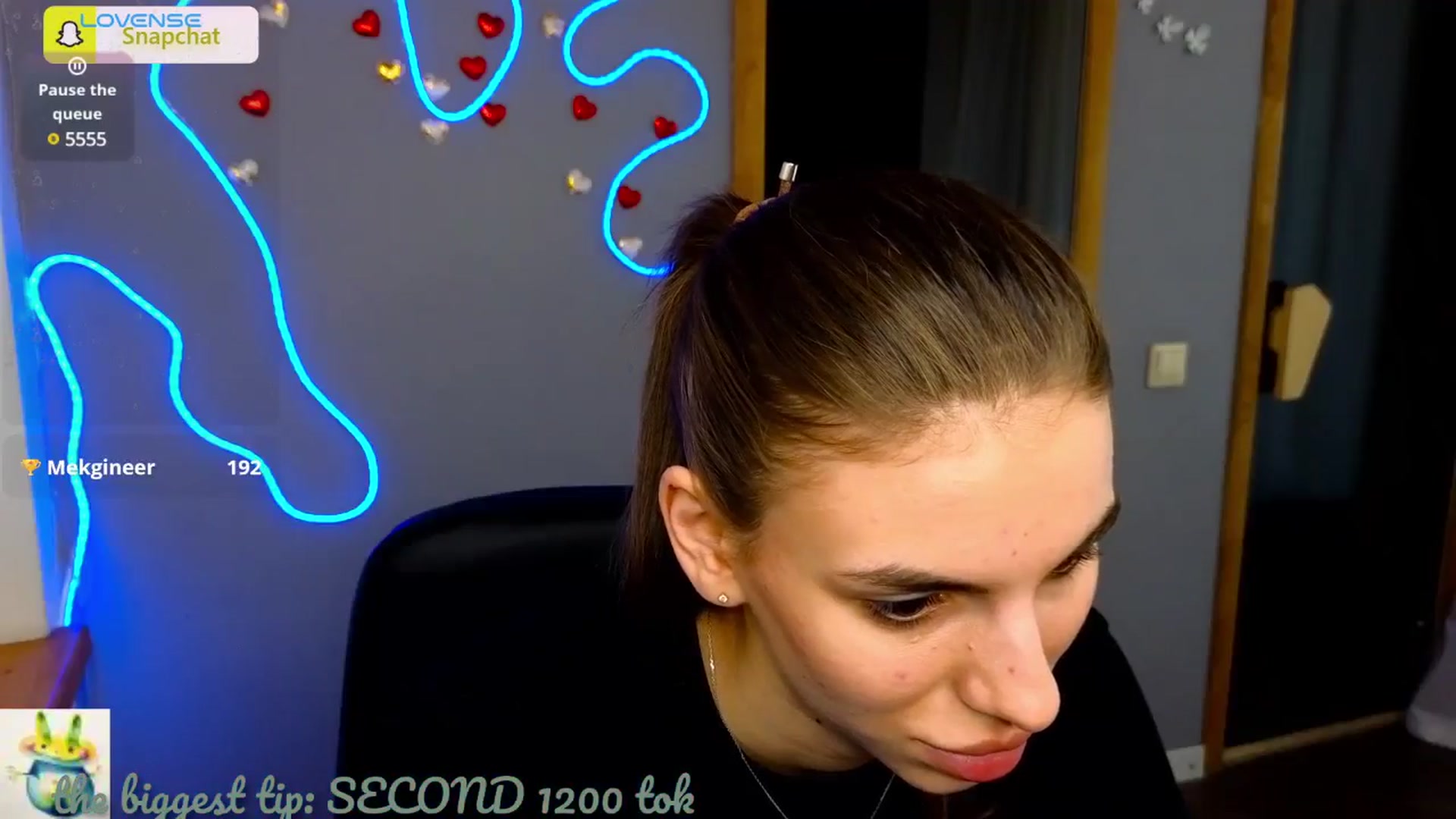 Gallery image thumbnail from Graceful_Doll's myfreecams stream on, 06/27/2025, 08:03 image 5 of 20