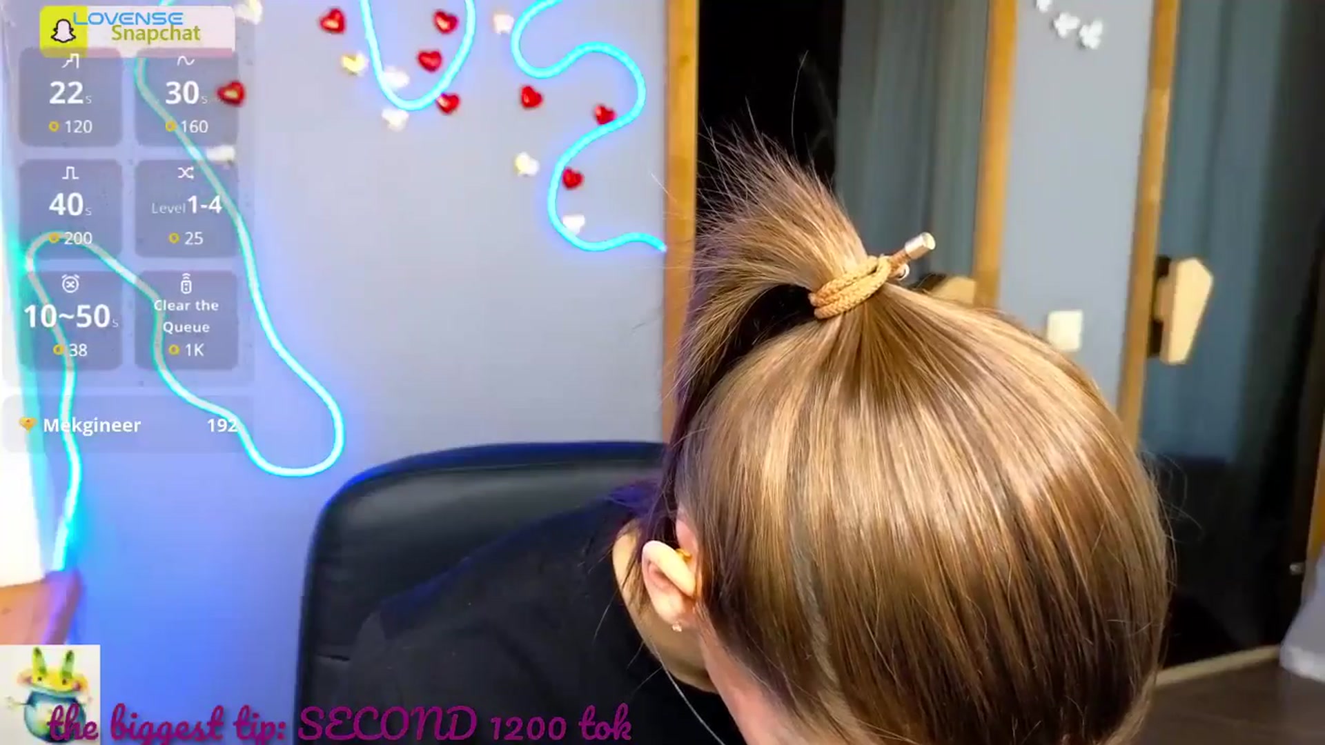 Gallery image thumbnail from Graceful_Doll's myfreecams stream on, 06/27/2025, 08:03 image 9 of 20