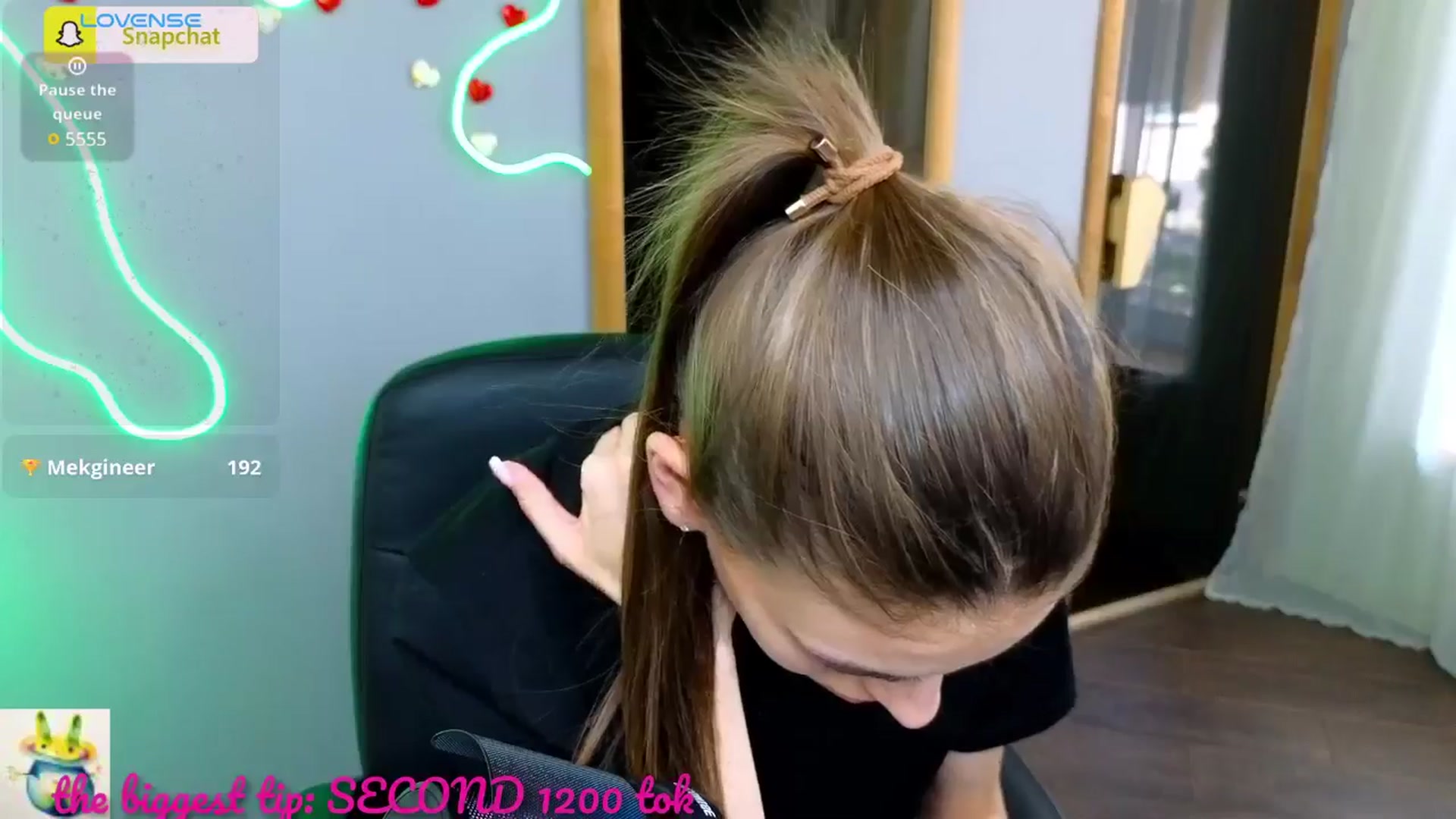 Gallery image thumbnail from Graceful_Doll's myfreecams stream on, 06/27/2025, 10:43 image 10 of 20
