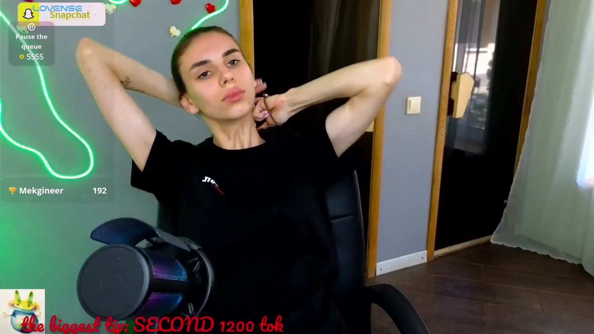 Gallery image thumbnail from Graceful_Doll's myfreecams stream on, 06/27/2025, 10:43 image 14 of 20