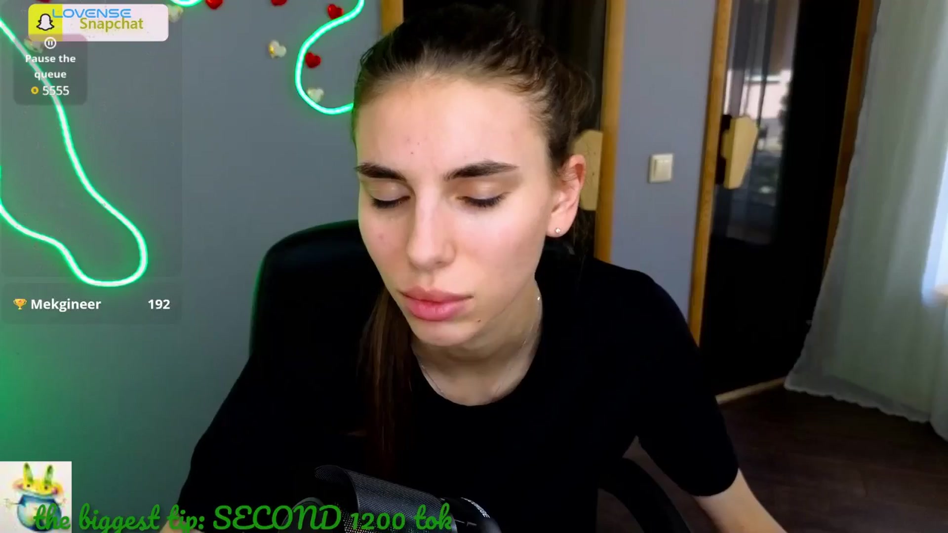 Gallery image thumbnail from Graceful_Doll's myfreecams stream on, 06/27/2025, 10:43 image 8 of 20
