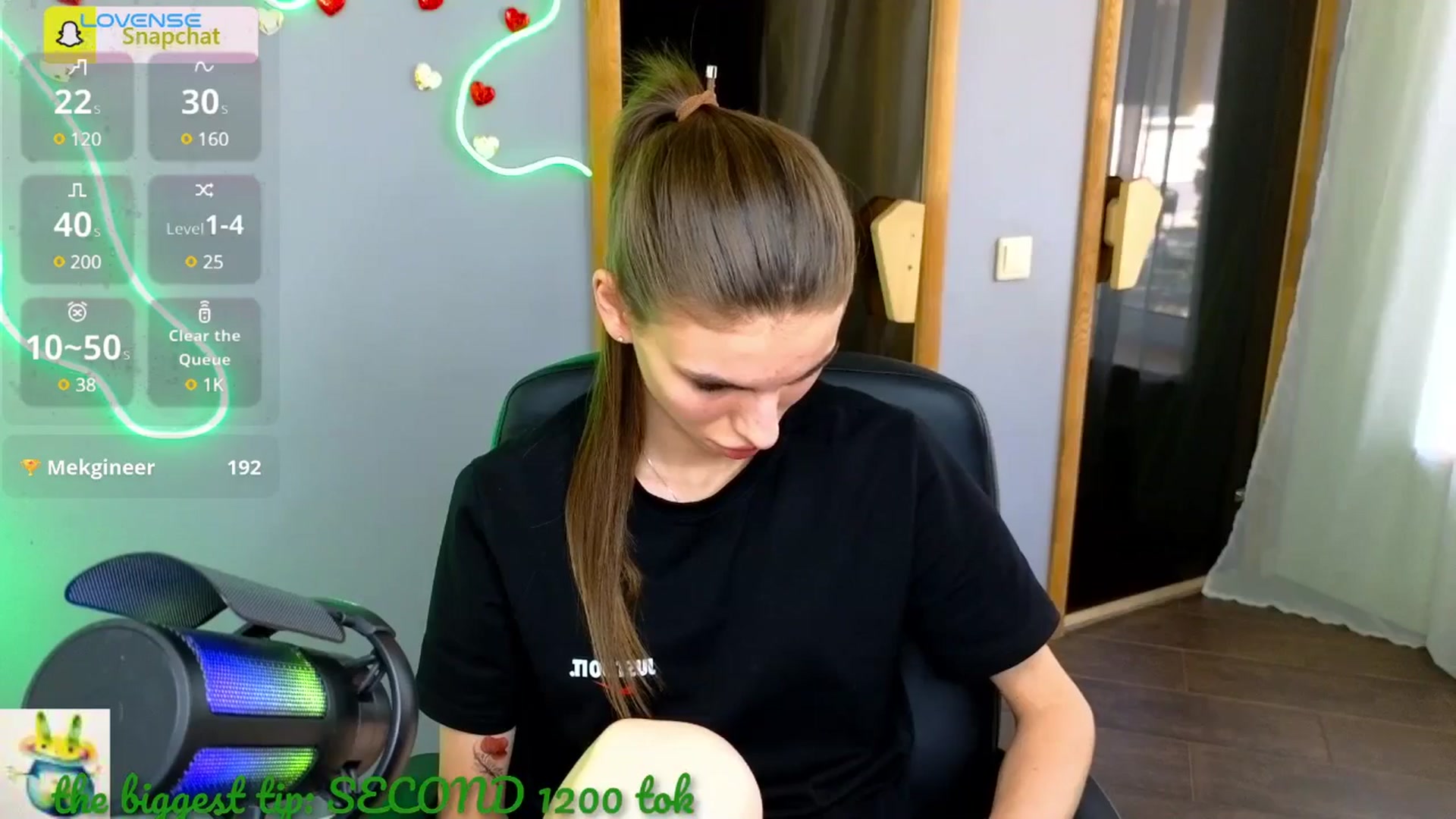Gallery image thumbnail from Graceful_Doll's myfreecams stream on, 06/27/2025, 10:43 image 18 of 20