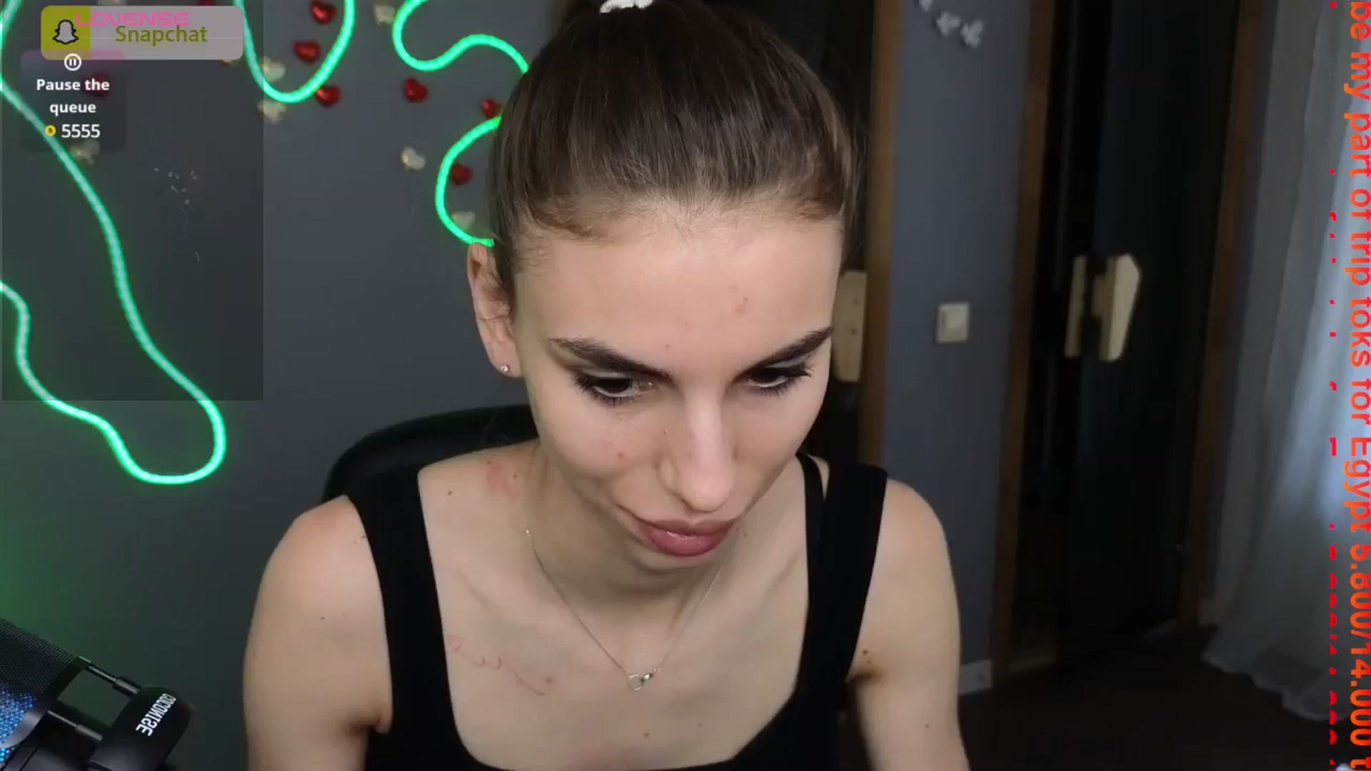 Gallery image thumbnail from Graceful_Doll's myfreecams stream on, 07/08/2025, 07:59 image 3 of 20