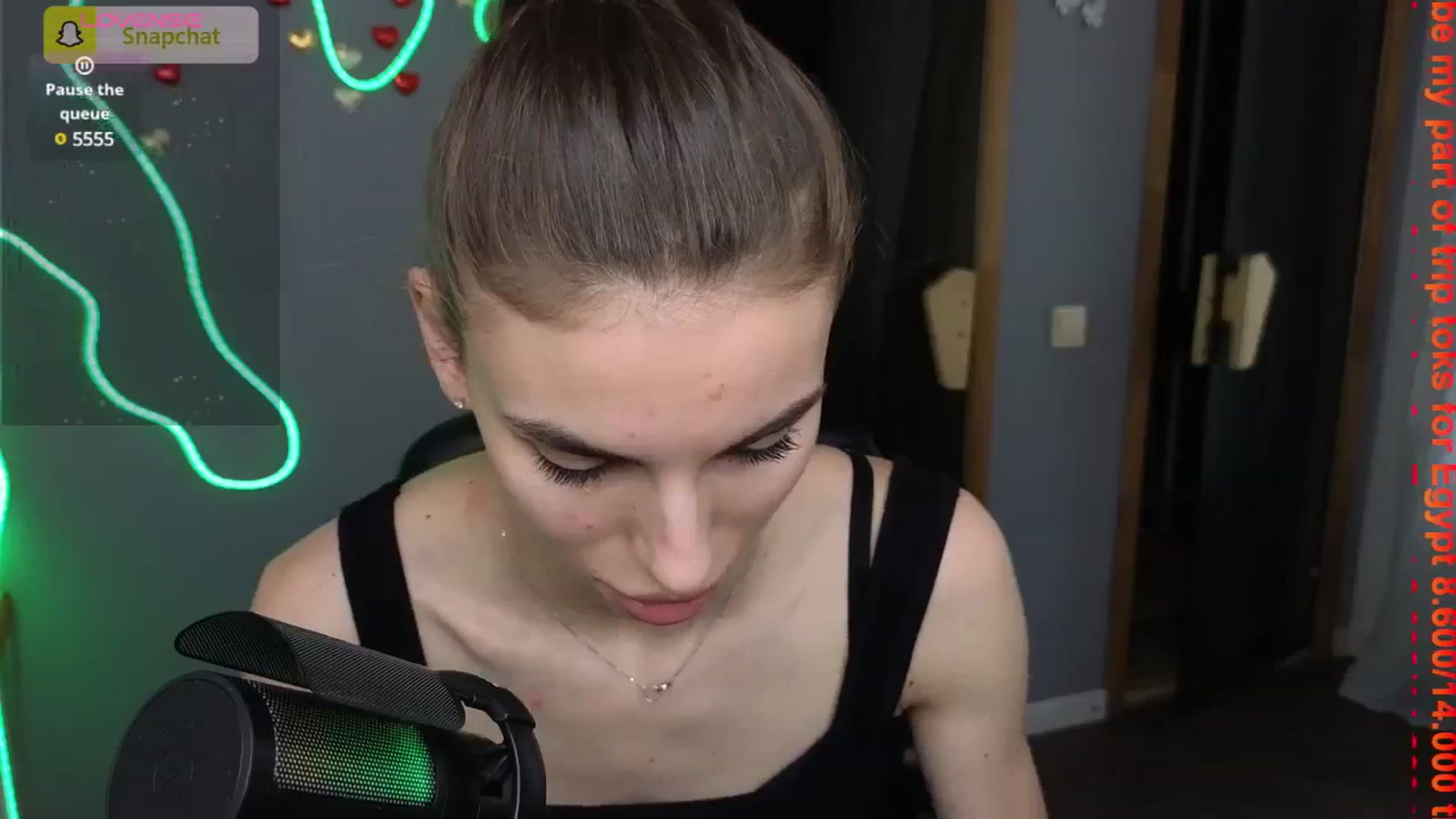 Gallery image thumbnail from Graceful_Doll's myfreecams stream on, 07/08/2025, 10:22 image 15 of 20