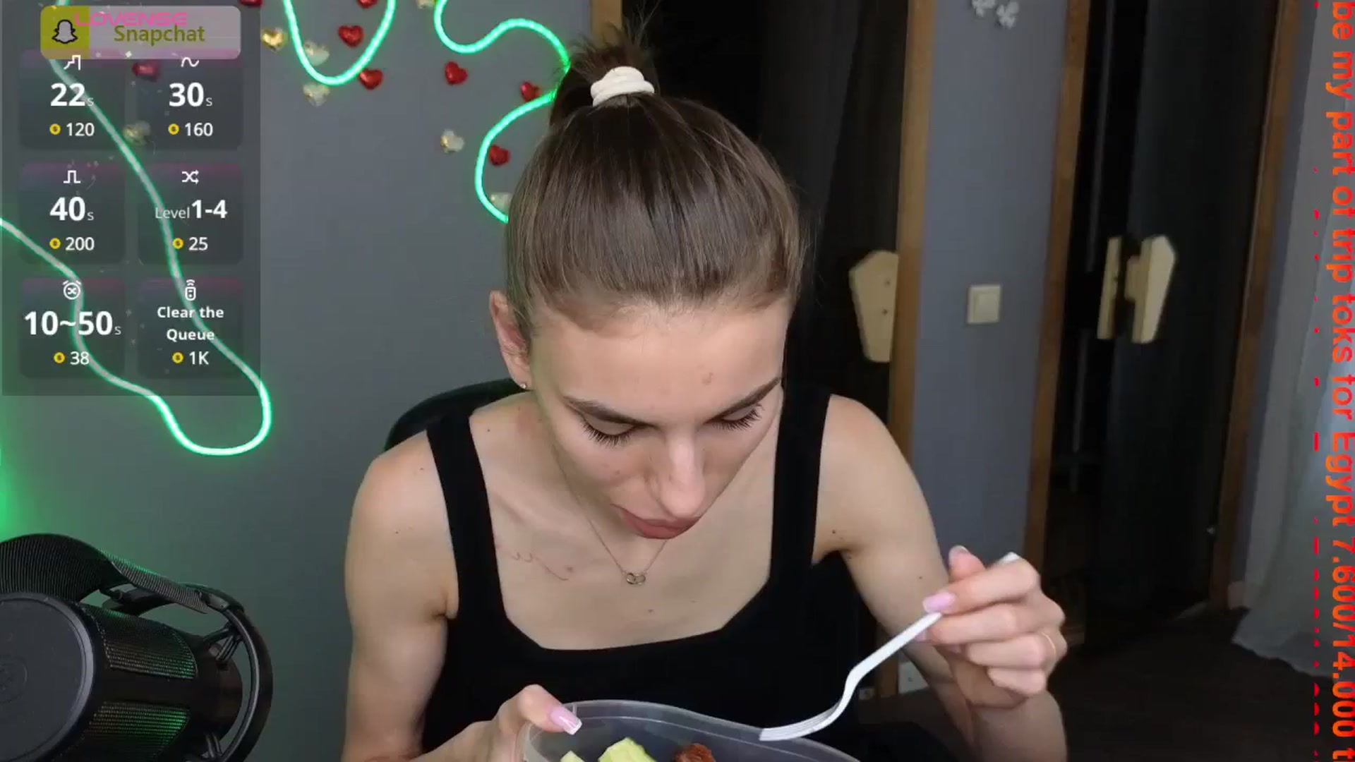 Gallery image thumbnail from Graceful_Doll's myfreecams stream on, 07/08/2025, 10:22 image 5 of 20