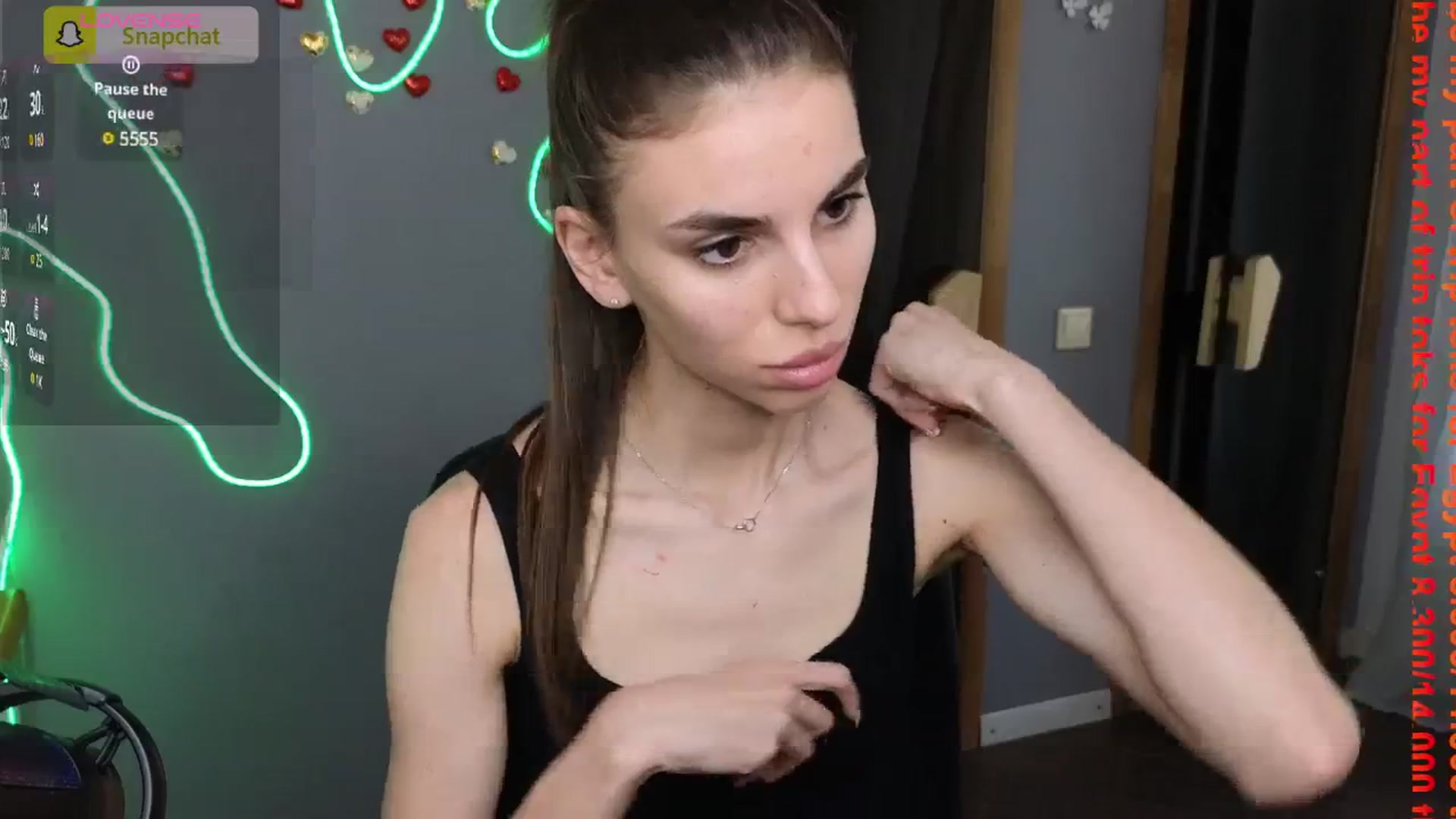Gallery image thumbnail from Graceful_Doll's myfreecams stream on, 07/08/2025, 10:22 image 12 of 20