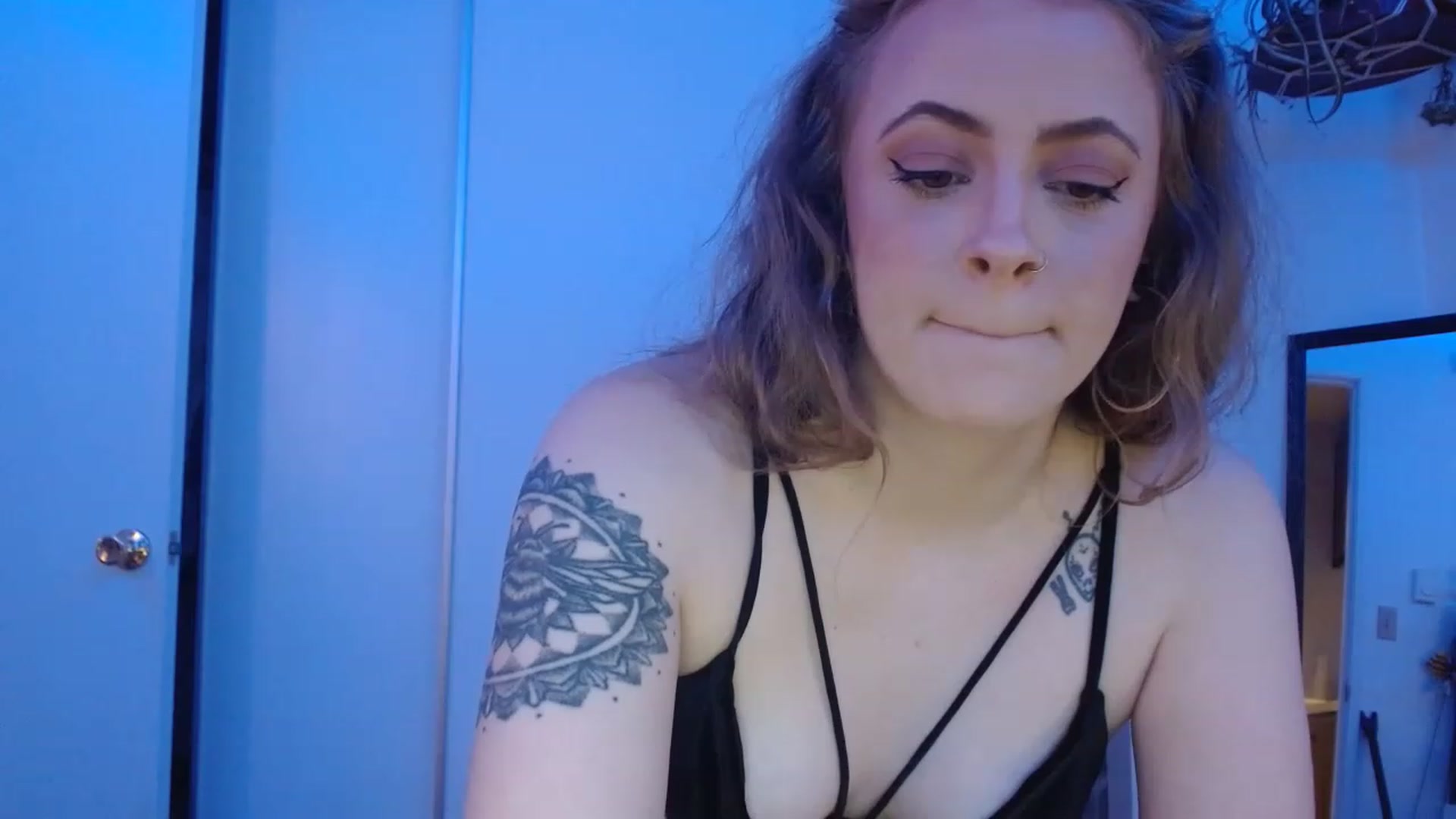 Gallery image thumbnail from Gracexgala's myfreecams stream on, 11/15/2022, 07:57 image 3 of 20