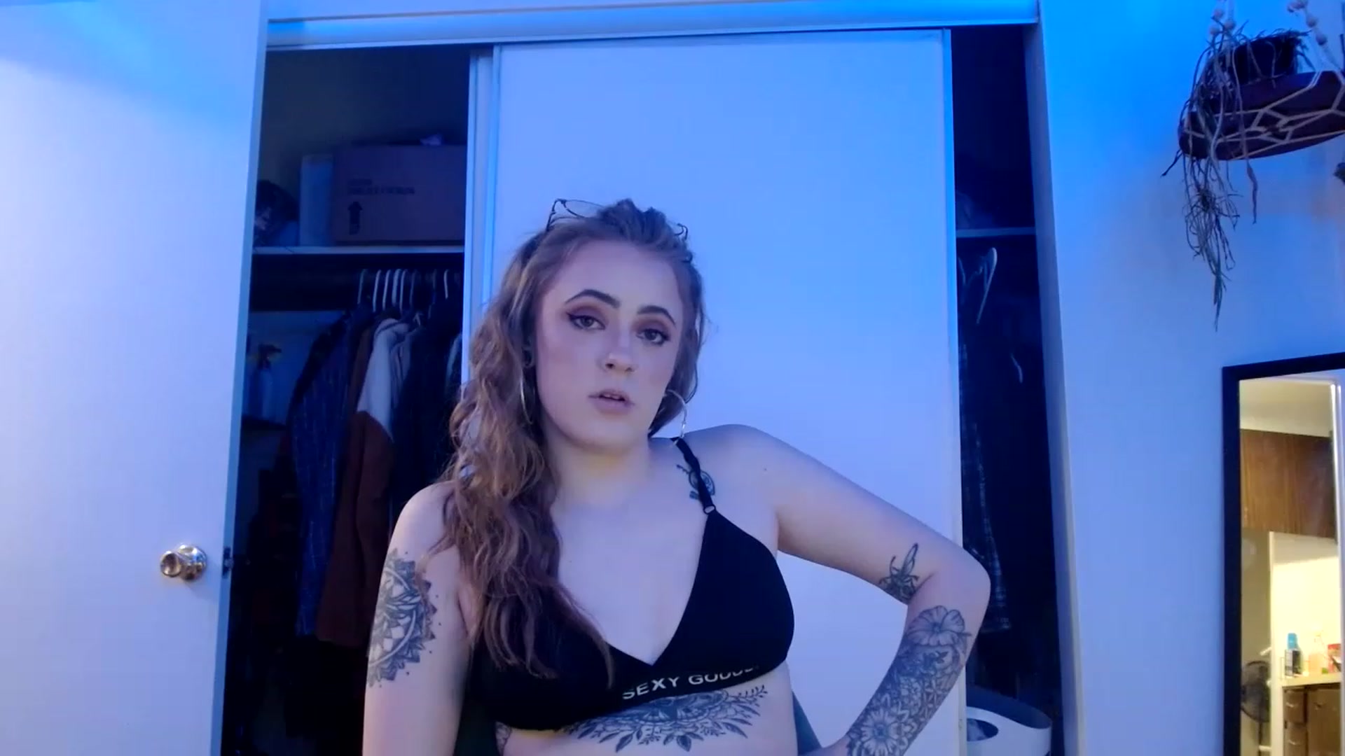 Gallery image thumbnail from Gracexgala's myfreecams stream on, 01/01/2023, 09:42 image 3 of 20