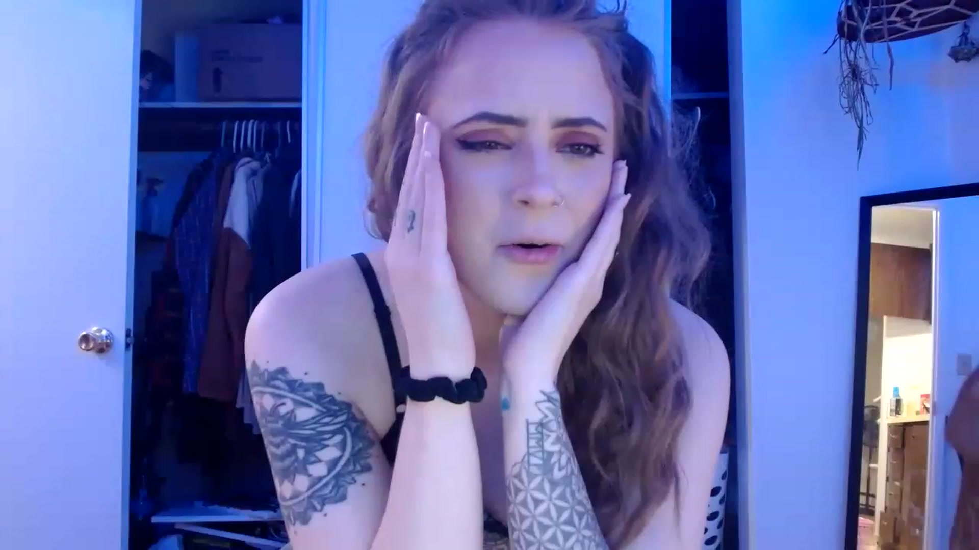 Gallery image thumbnail from Gracexgala's myfreecams stream on, 01/01/2023, 09:42 image 16 of 20