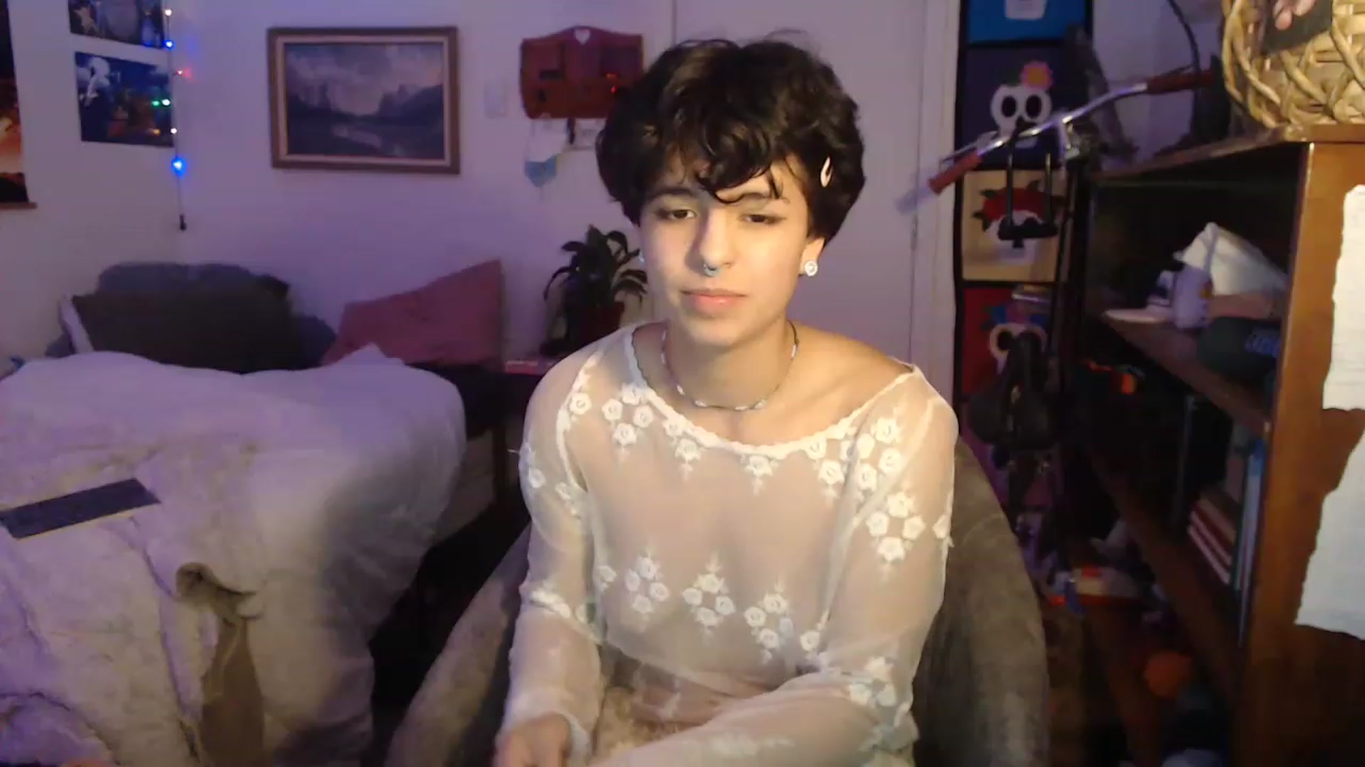 Gallery image thumbnail from Gracey_Bunny's myfreecams stream on, 04/17/2023, 10:57 image 9 of 20