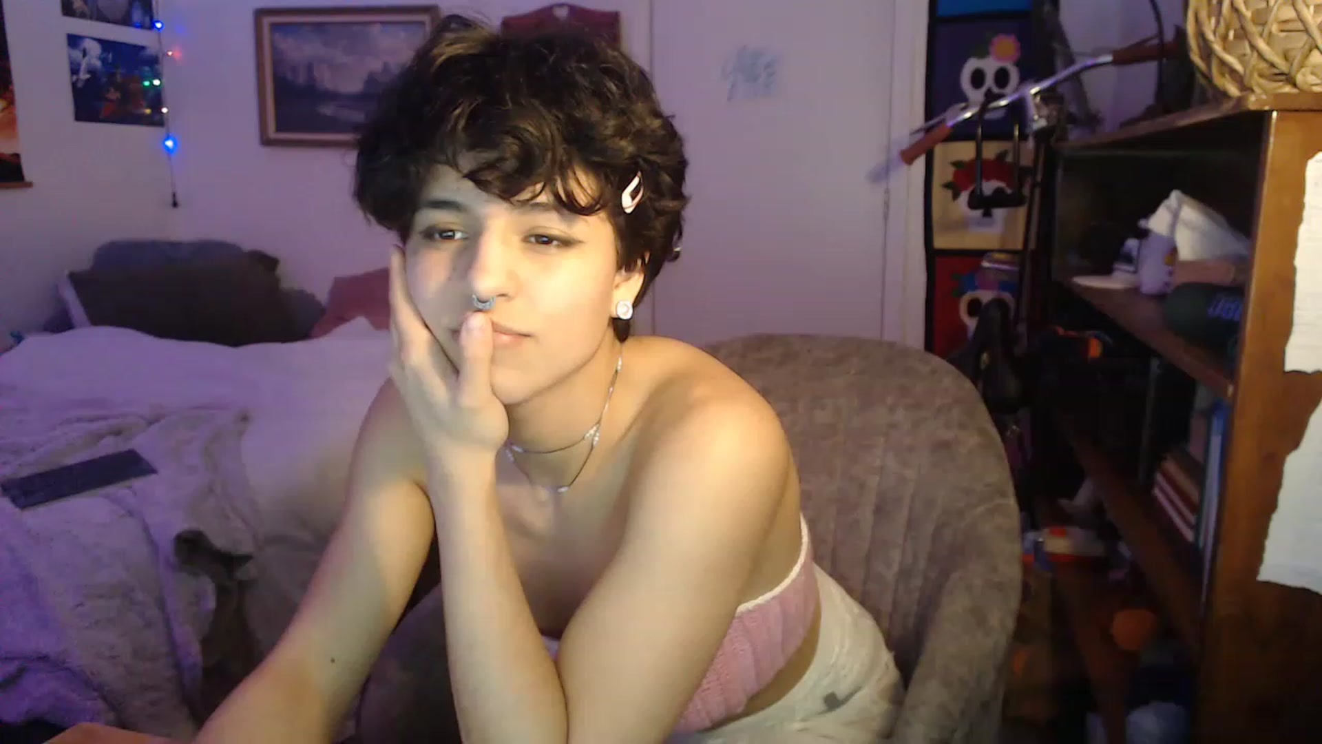 Gallery image thumbnail from Gracey_Bunny's myfreecams stream on, 04/17/2023, 10:57 image 1 of 20