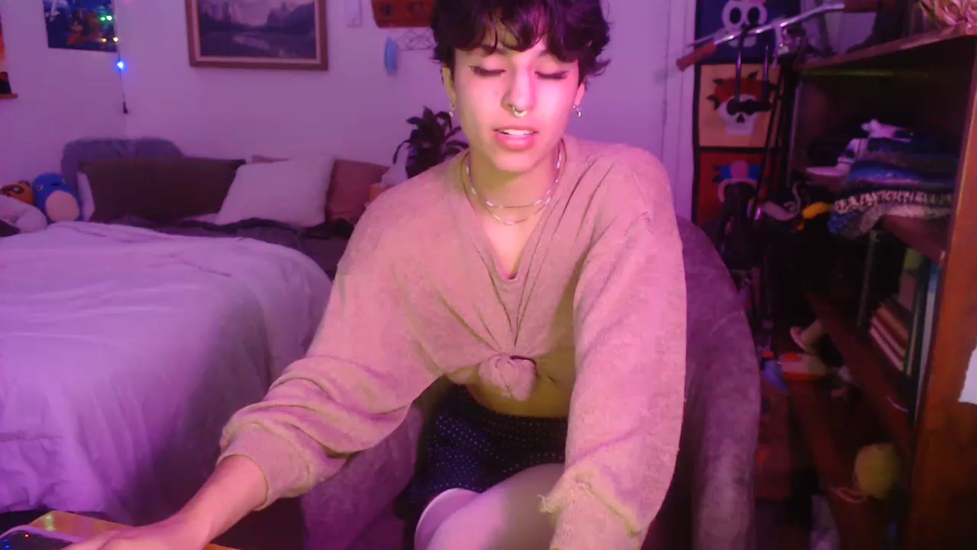 Gallery image thumbnail from Gracey_Bunny's myfreecams stream on, 04/20/2023, 09:00 image 13 of 20