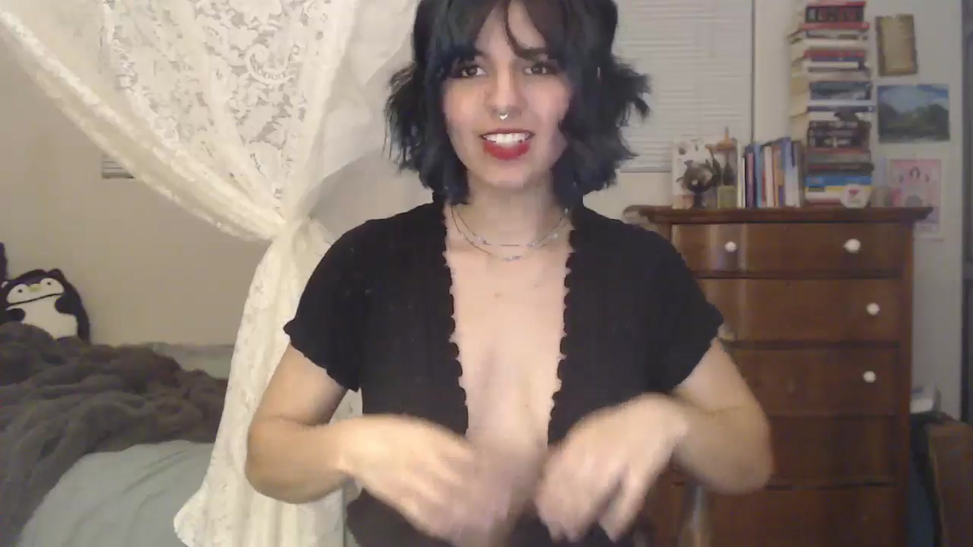 Gallery image thumbnail from Gracey_Bunny's myfreecams stream on, 05/28/2025, 07:25 image 15 of 20