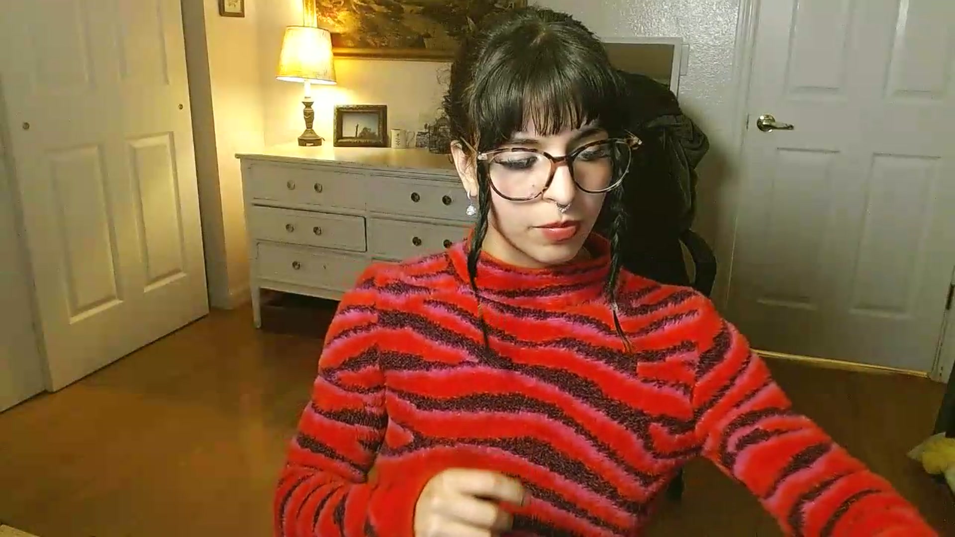 Gallery image thumbnail from Gracey_Bunny's myfreecams stream on, 05/16/2026, 02:45 image 17 of 20
