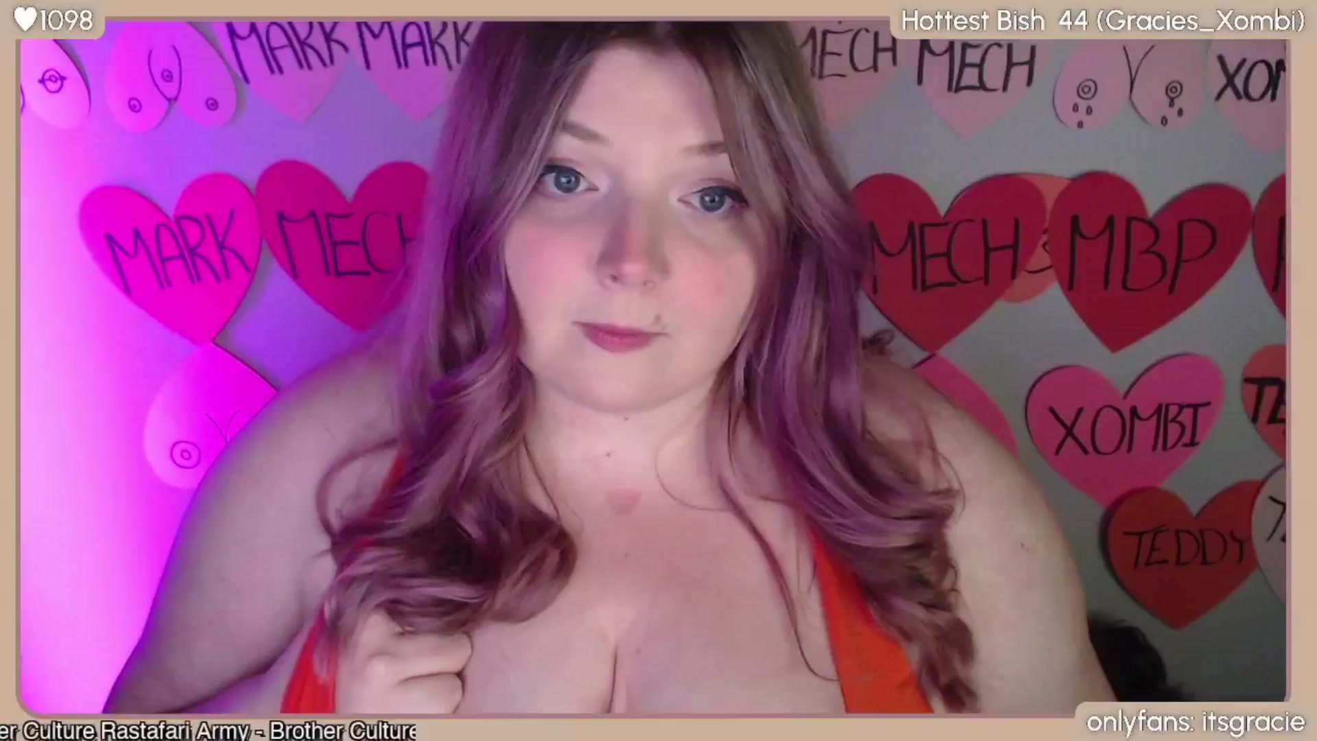 Gallery image thumbnail from Gracie's myfreecams stream on, 02/19/2024, 01:47 image 8 of 20