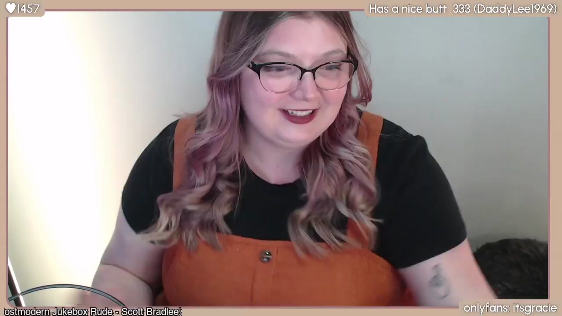 Gallery image thumbnail from Gracie's myfreecams stream on, 04/02/2024, 23:44 image 15 of 20
