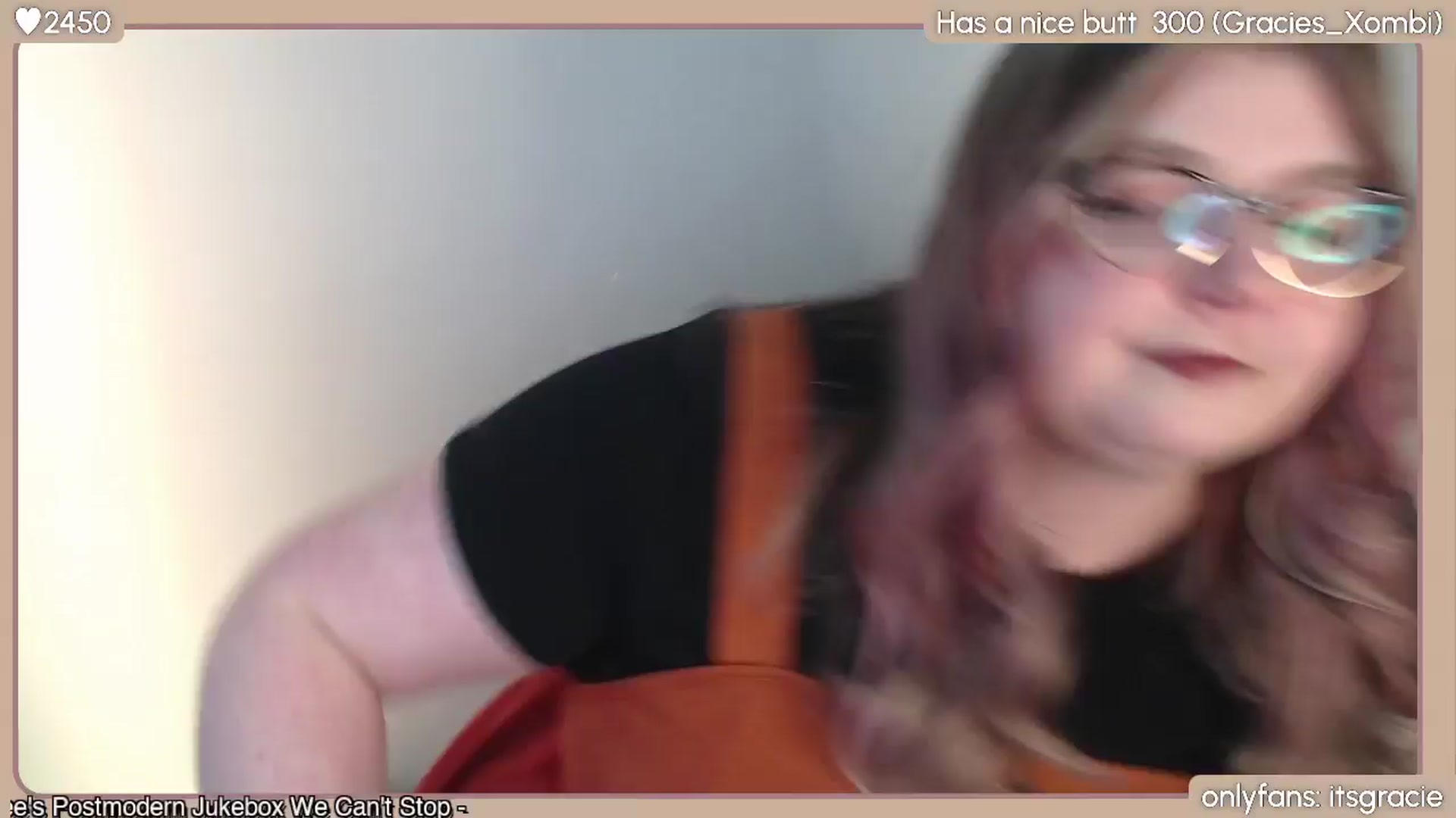 Gallery image thumbnail from Gracie's myfreecams stream on, 04/02/2024, 23:44 image 10 of 20