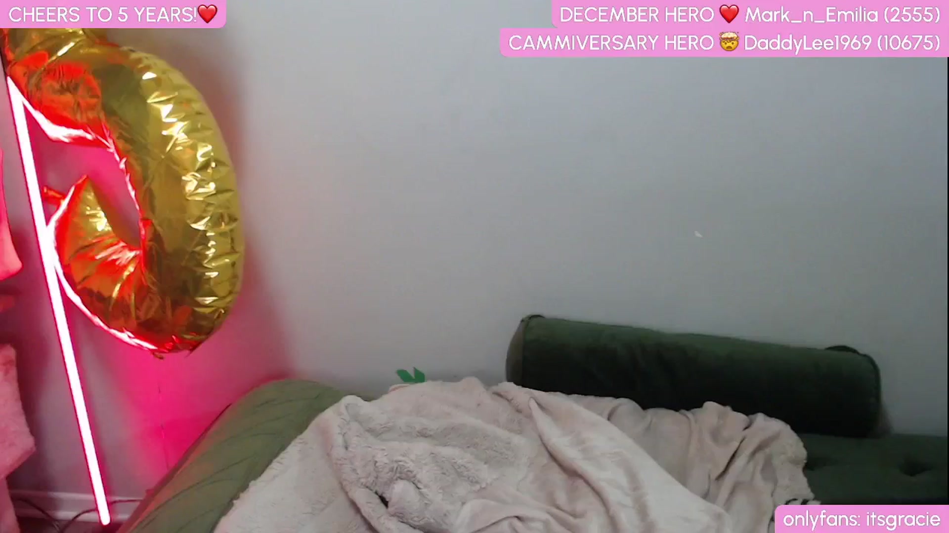 Gallery image thumbnail from Gracie's myfreecams stream on, 12/31/2024, 02:22 image 14 of 20