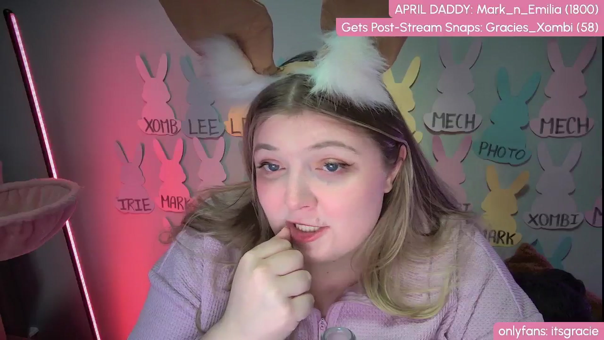 Gallery image thumbnail from Gracie's myfreecams stream on, 04/21/2025, 01:21 image 3 of 20