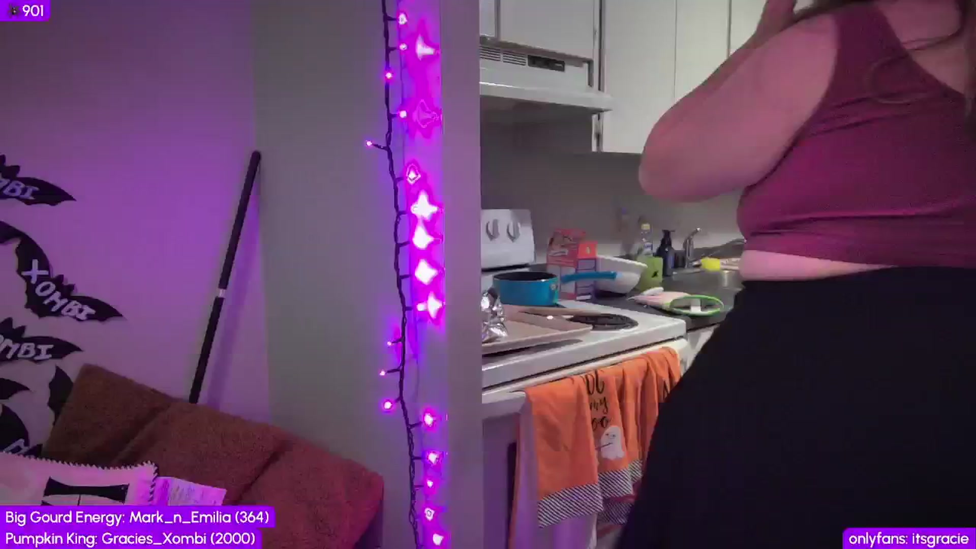 Gallery image thumbnail from Gracie's myfreecams stream on, 10/14/2025, 24:18 image 10 of 20