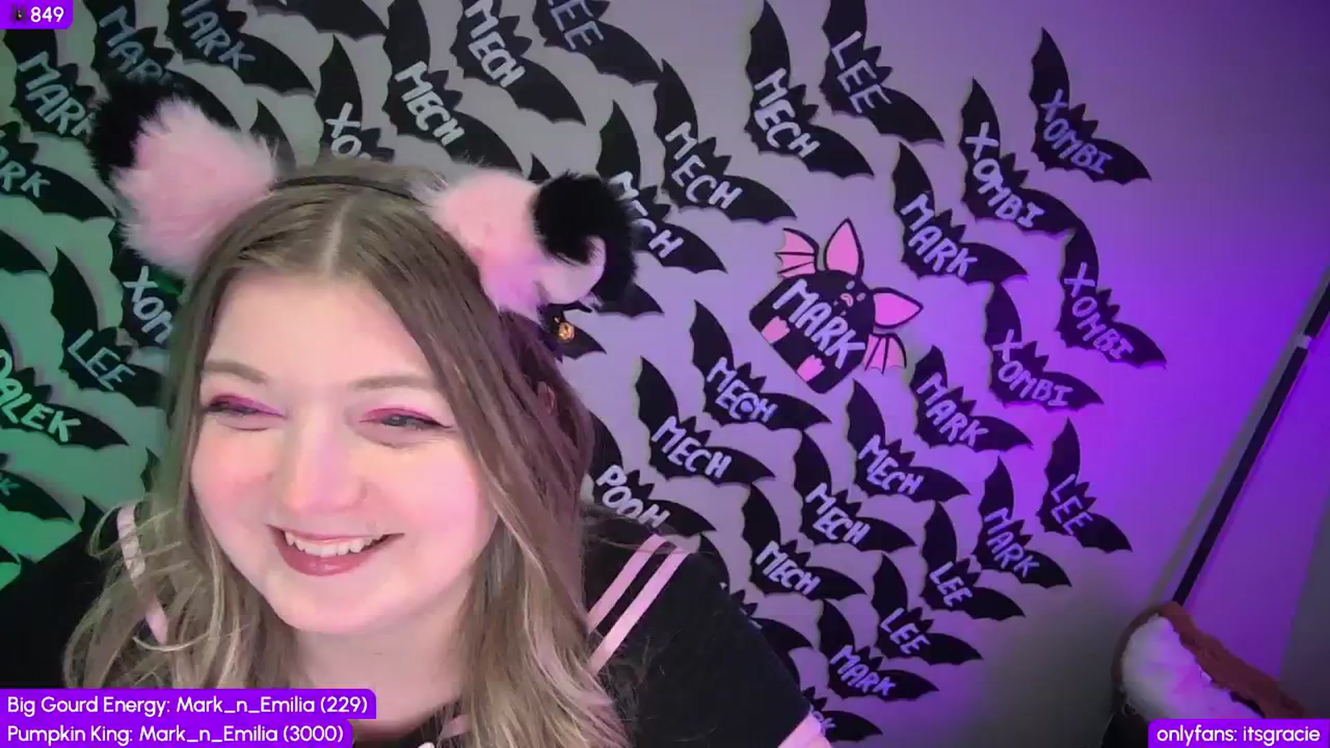 Gallery image thumbnail from Gracie's myfreecams stream on, 10/22/2025, 24:43 image 10 of 20