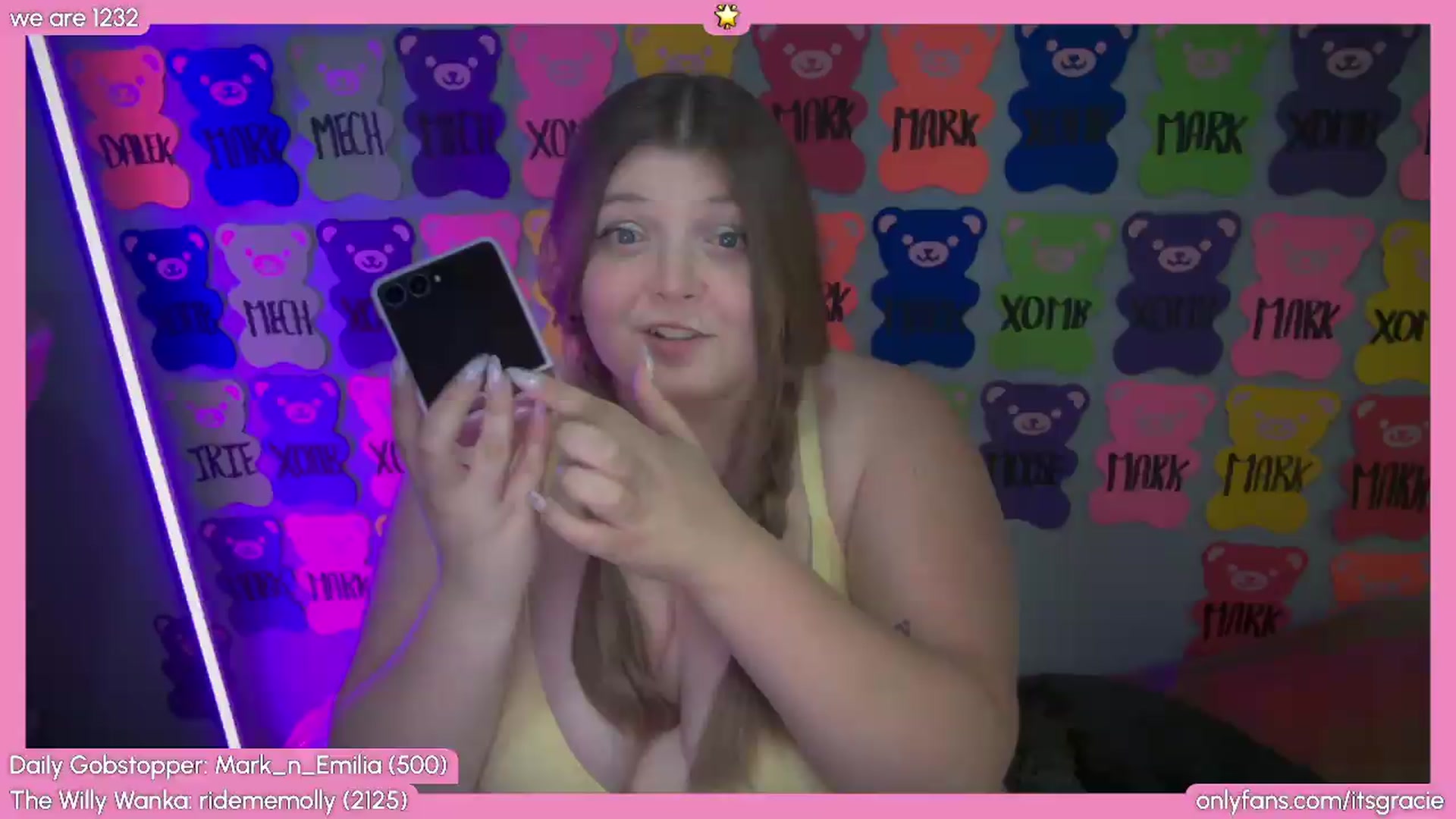Gallery image thumbnail from Gracie's myfreecams stream on, 08/24/2026, 24:27 image 13 of 20