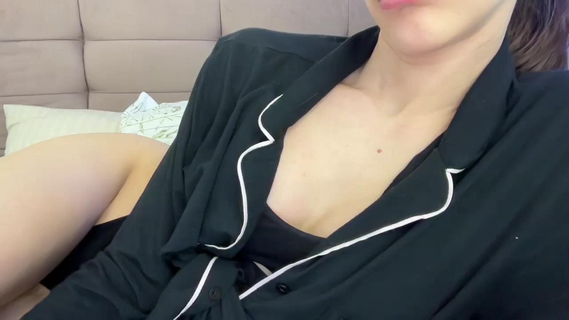 Gallery image thumbnail from GracieJade's myfreecams stream on, 04/02/2025, 11:16 image 18 of 20