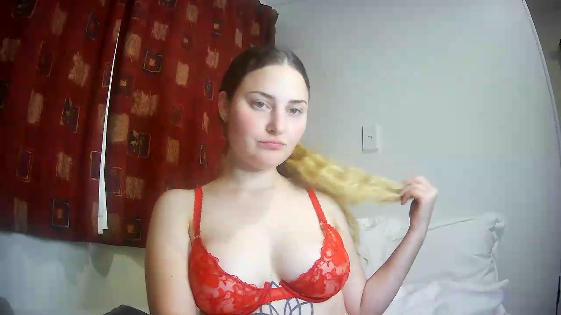 Gallery image thumbnail from Gracieee's myfreecams stream on, 05/06/2026, 09:59 image 9 of 20