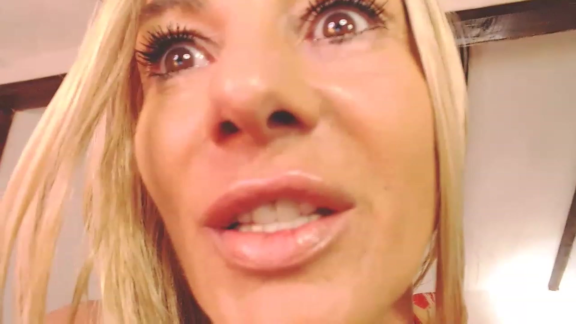 Gallery image thumbnail from Graciellla's myfreecams stream on, 05/28/2023, 20:33 image 17 of 20