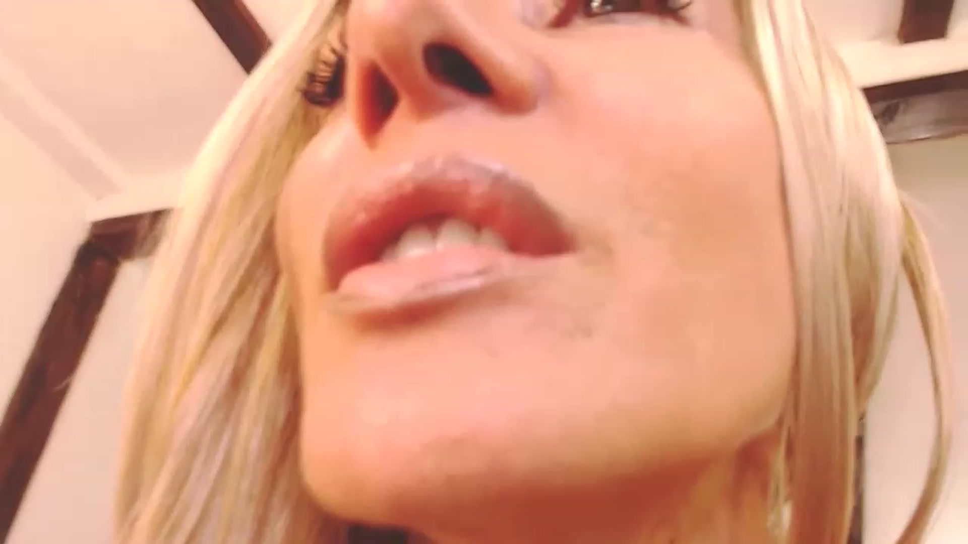 Gallery image thumbnail from Graciellla's myfreecams stream on, 06/13/2023, 21:38 image 11 of 20