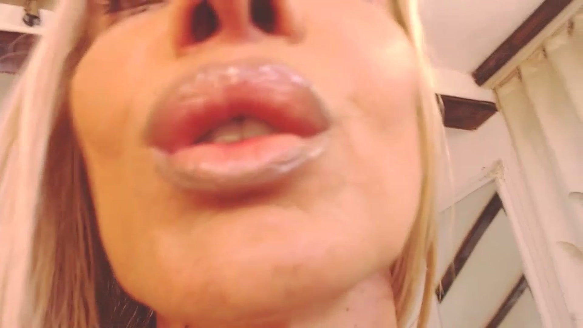 Gallery image thumbnail from Graciellla's myfreecams stream on, 07/01/2023, 20:20 image 19 of 20