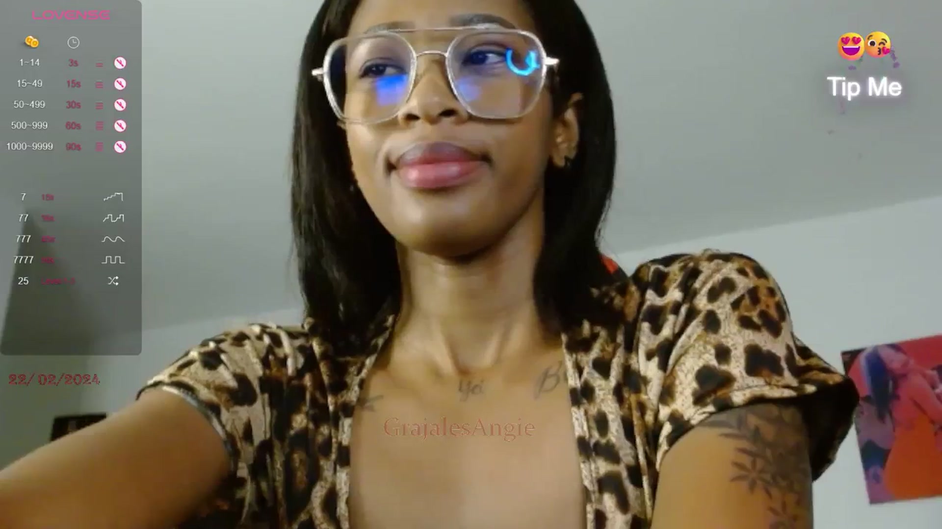 Gallery image thumbnail from GrajalesAngie's myfreecams stream on, 01/22/2024, 12:28 image 11 of 20