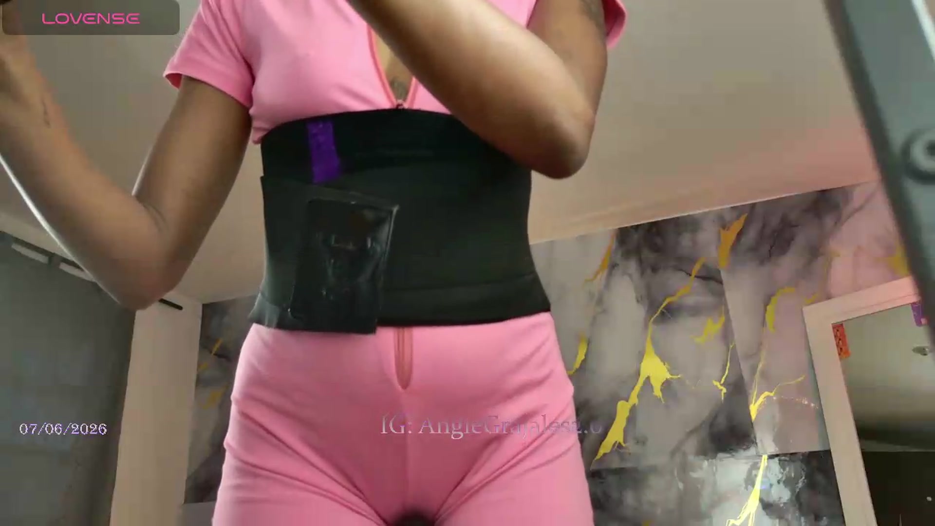 Gallery image thumbnail from GrajalesAngie's myfreecams stream on, 06/07/2026, 20:33 image 12 of 20